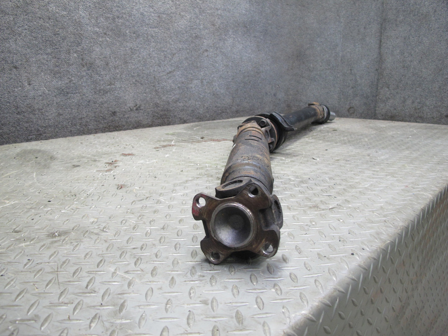 01-05 Lexus JCE10L IS300 Sedan A/T Rear Drive Shaft Driveshaft 79K Miles OEM
