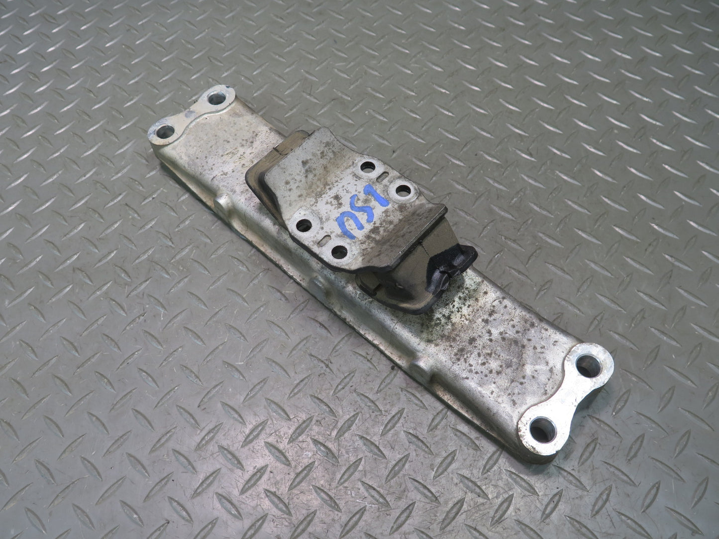 98-00 Lexus UCF20L LS400 A/T Transmission Crossmember w Mount Assembly OEM