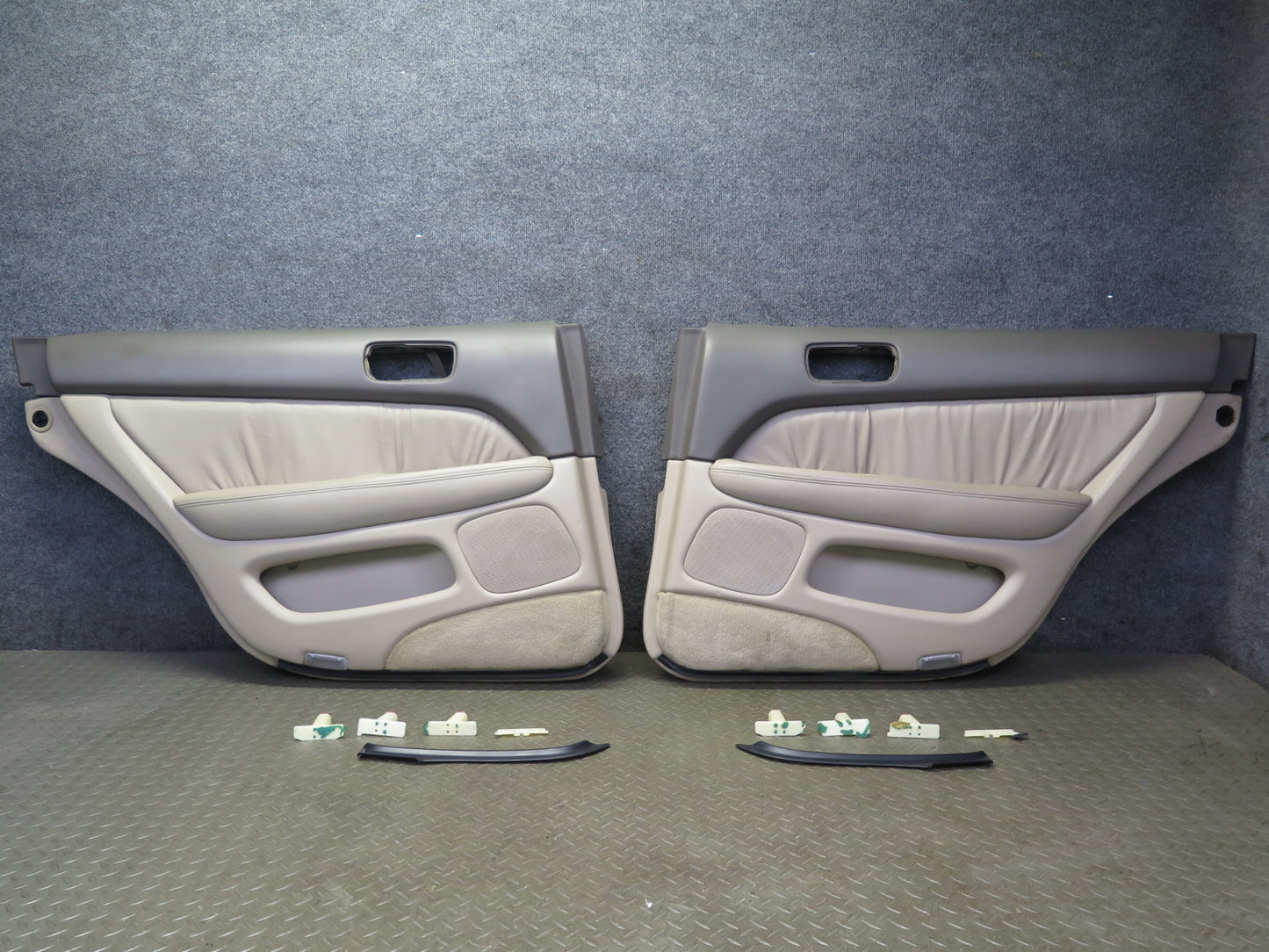 98-00 Lexus UCF20L LS400 Set of 2 Rear Door Interior Trim Cover Panel Ivory OEM
