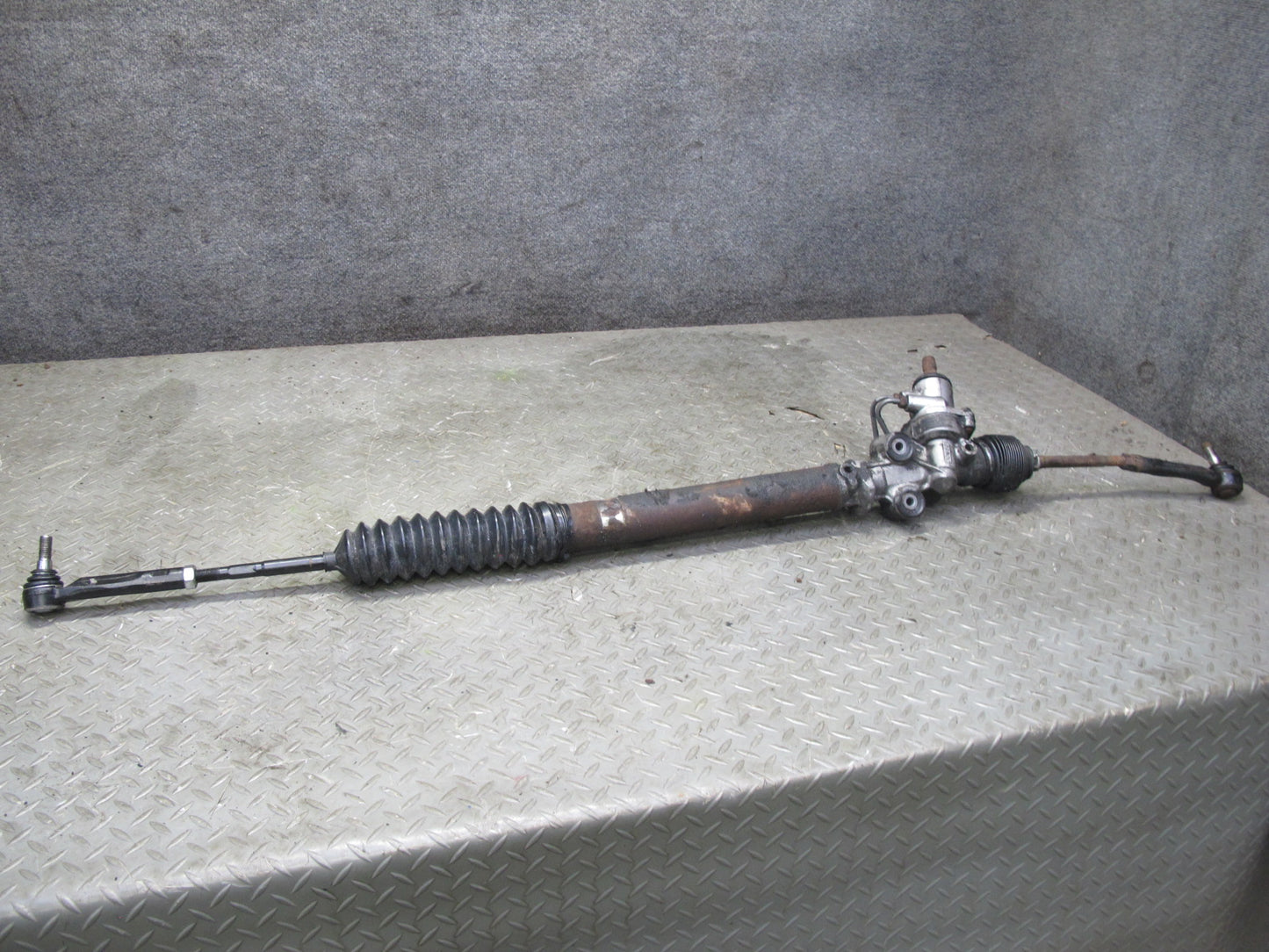 02-05 Lexus JCE10L IS300 Power Steering Rack & Pinion OEM