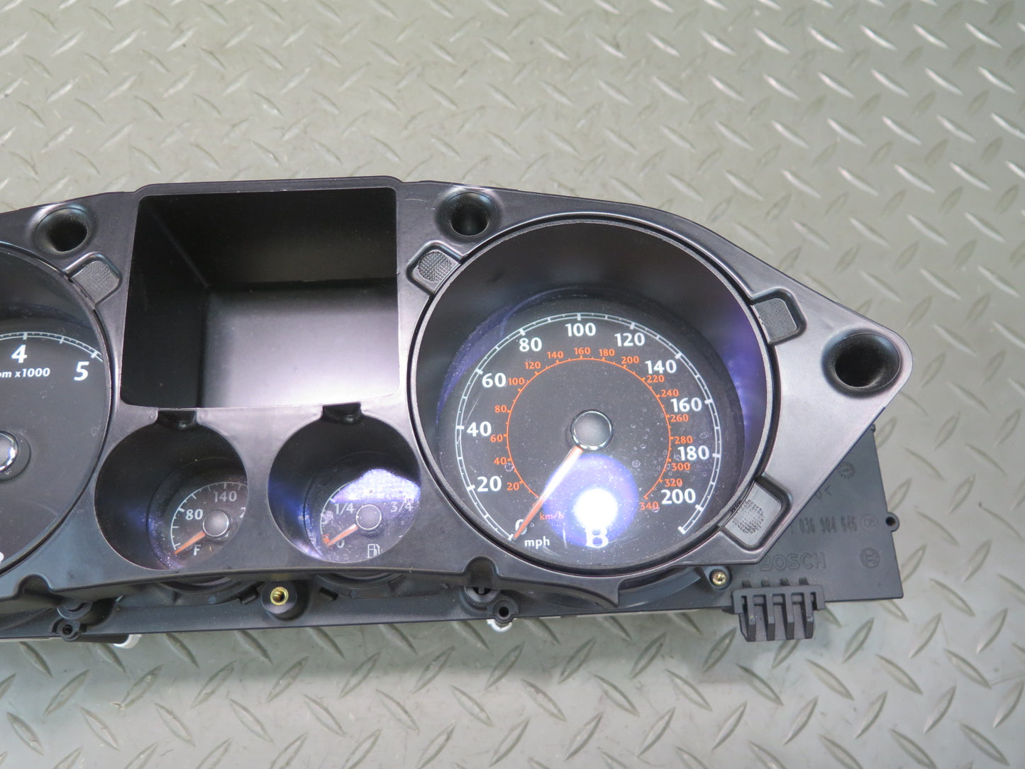 2006-2007 Bentley Flying Spur Dash Instrument Cluster Speedometer Gauge