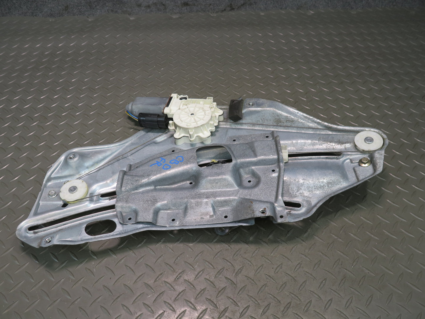 94-99 BMW E36 328iC Convertible Rear Right Quarter Window Regulator w Motor OEM
