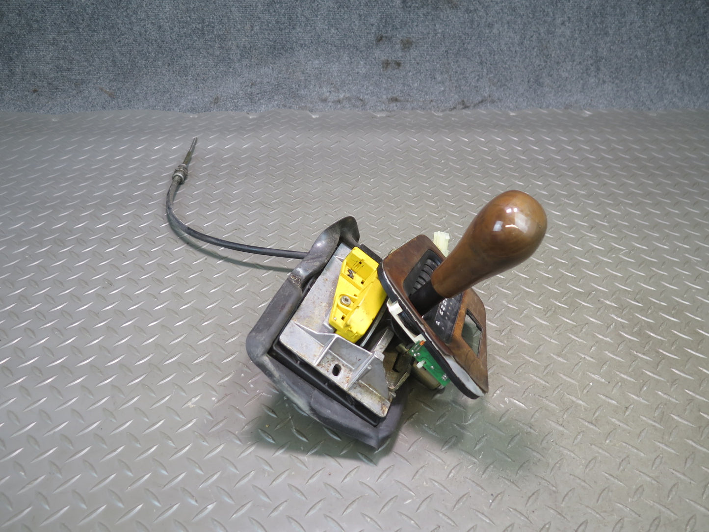 96-99 BMW E36 328iC A/T Automatic Transmission Gear Shifter Assembly OEM