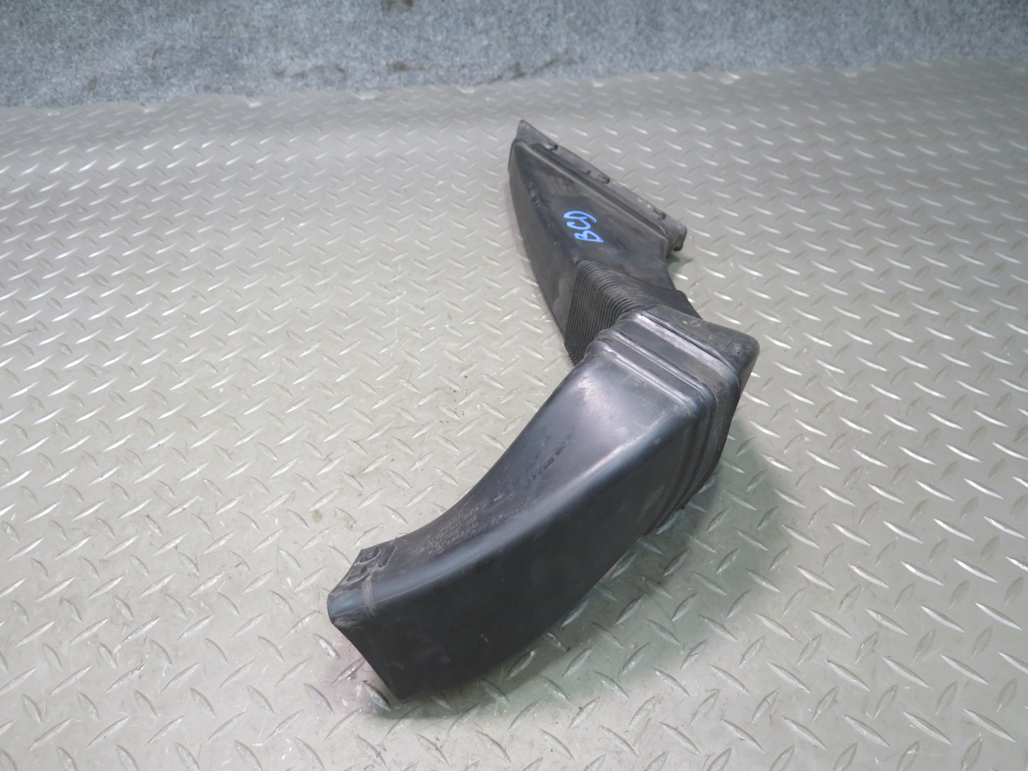 2006-2012 Bentley Flying Spur Left & Right Side Air Intake Hose Pipe Set