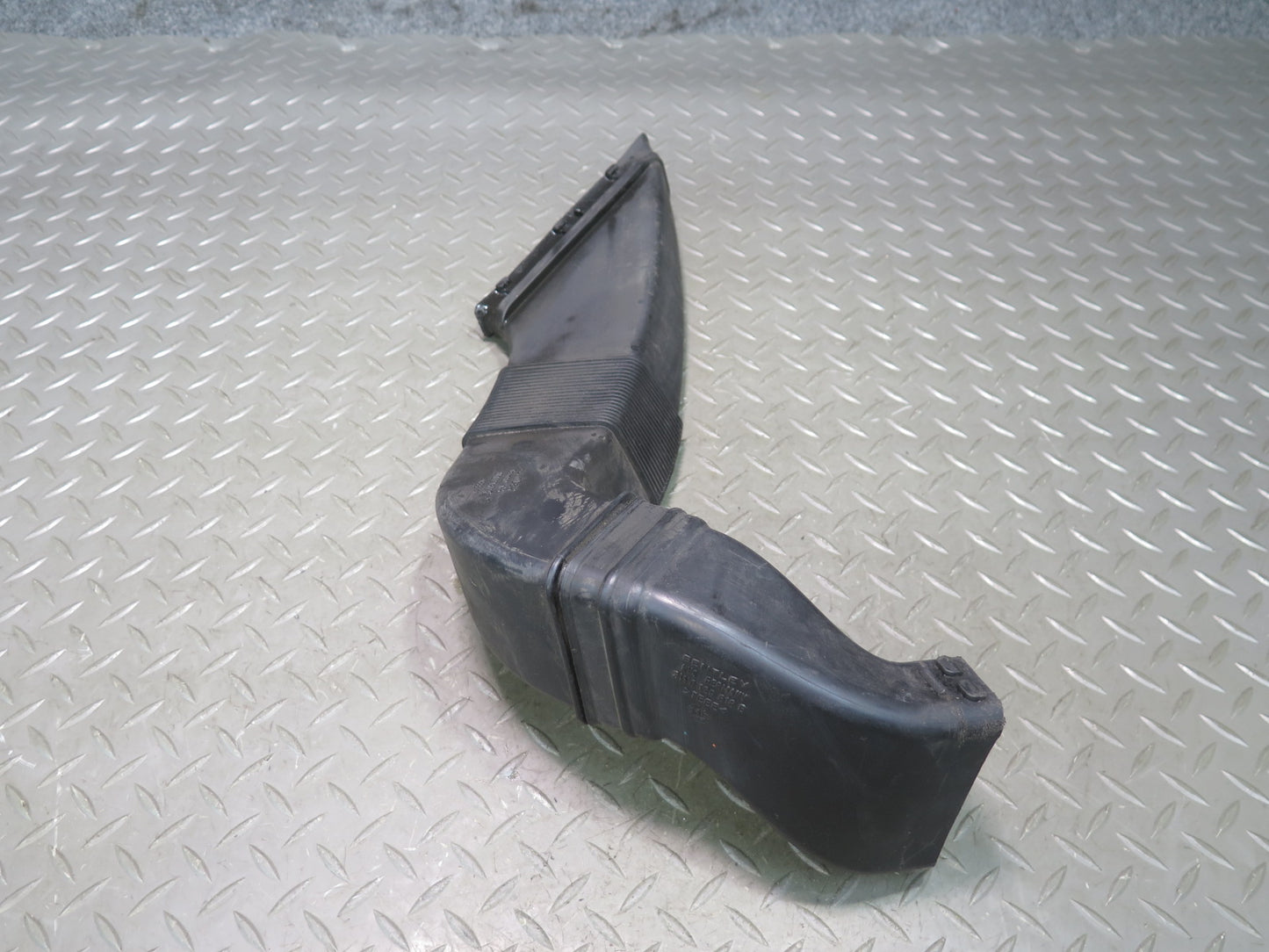 2006-2012 Bentley Flying Spur Left & Right Side Air Intake Hose Pipe Set