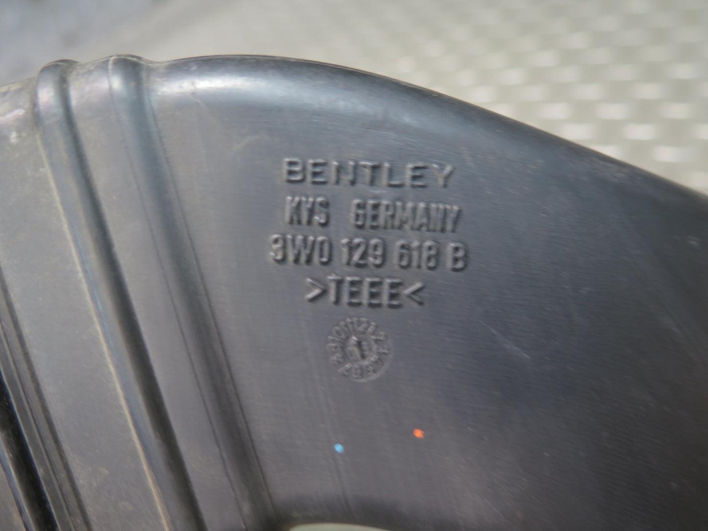 2006-2012 Bentley Flying Spur Left & Right Side Air Intake Hose Pipe Set