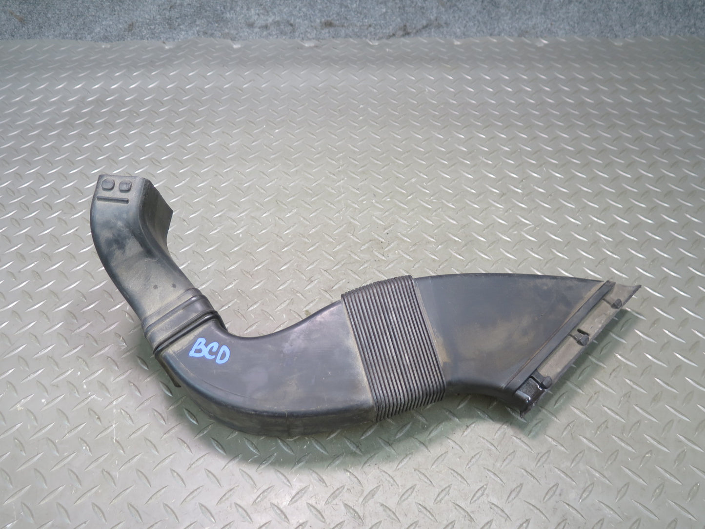 2006-2012 Bentley Flying Spur Left & Right Side Air Intake Hose Pipe Set