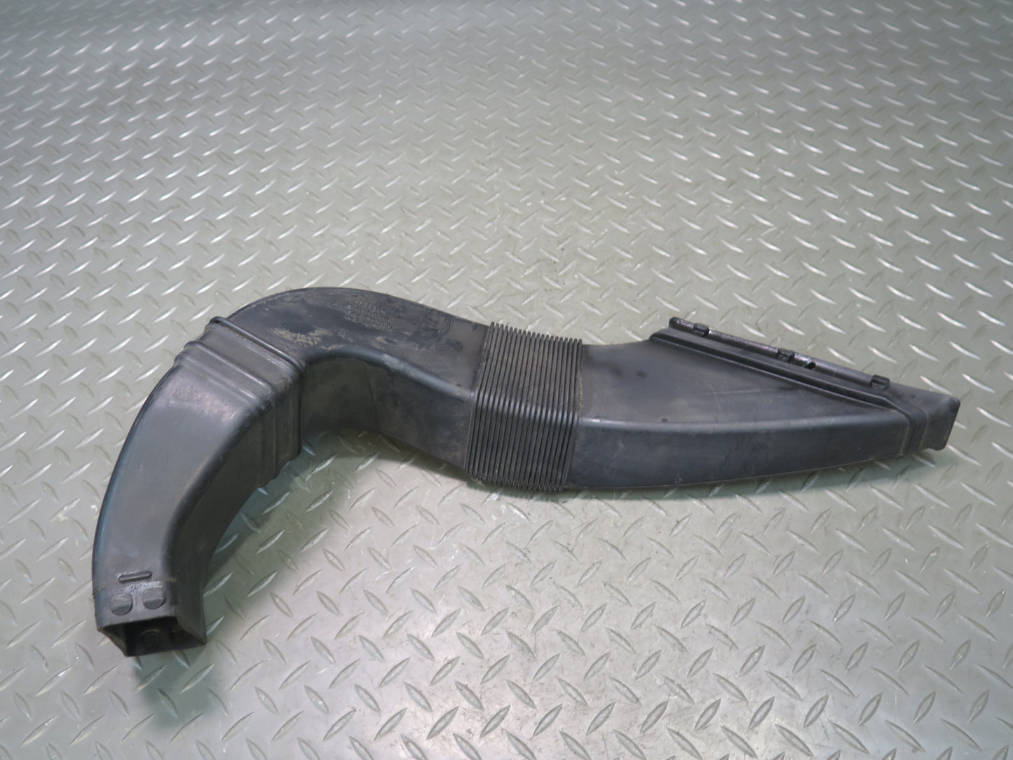 2006-2012 Bentley Flying Spur Left & Right Side Air Intake Hose Pipe Set