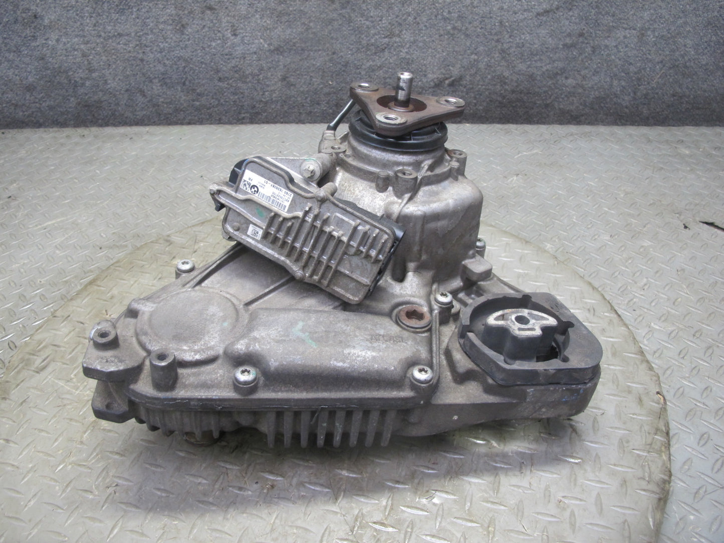 2014-2018 BMW F15 X5 N55 AWD Transfer Case Box w Motor