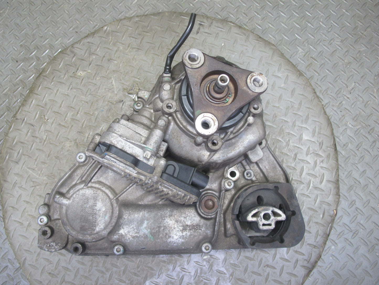 2014-2018 BMW F15 X5 N55 AWD Transfer Case Box w Motor