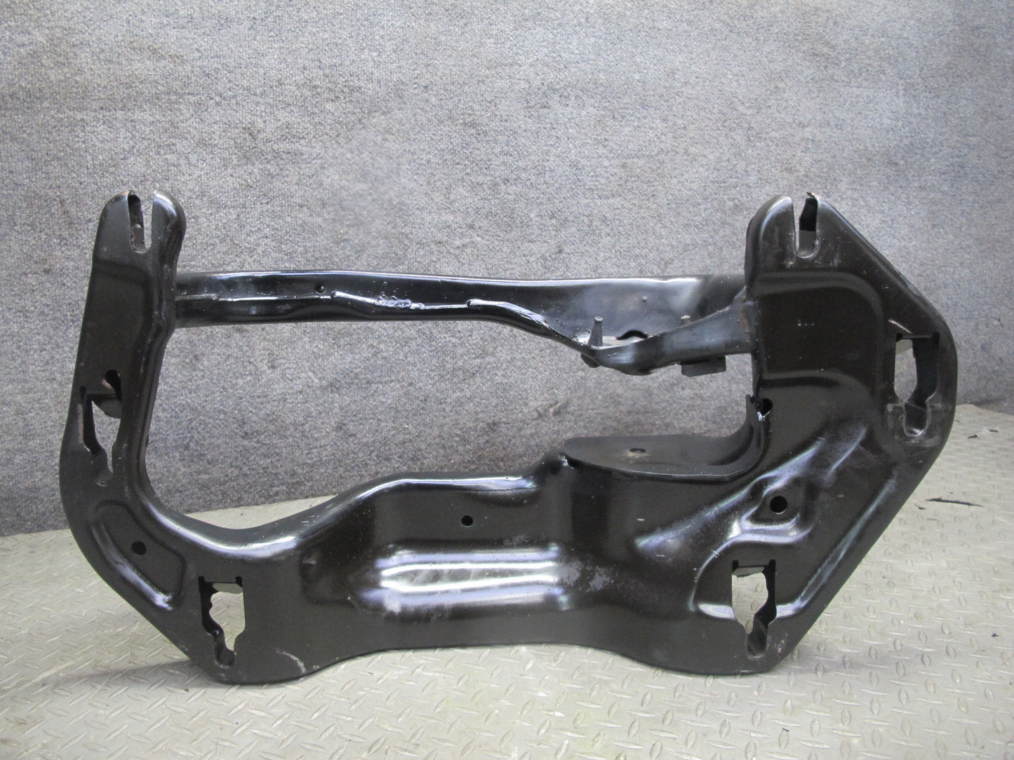 2014-2018 BMW F15 X5 8HP-45 Transmission Crossmember Gearbox Support Bracket