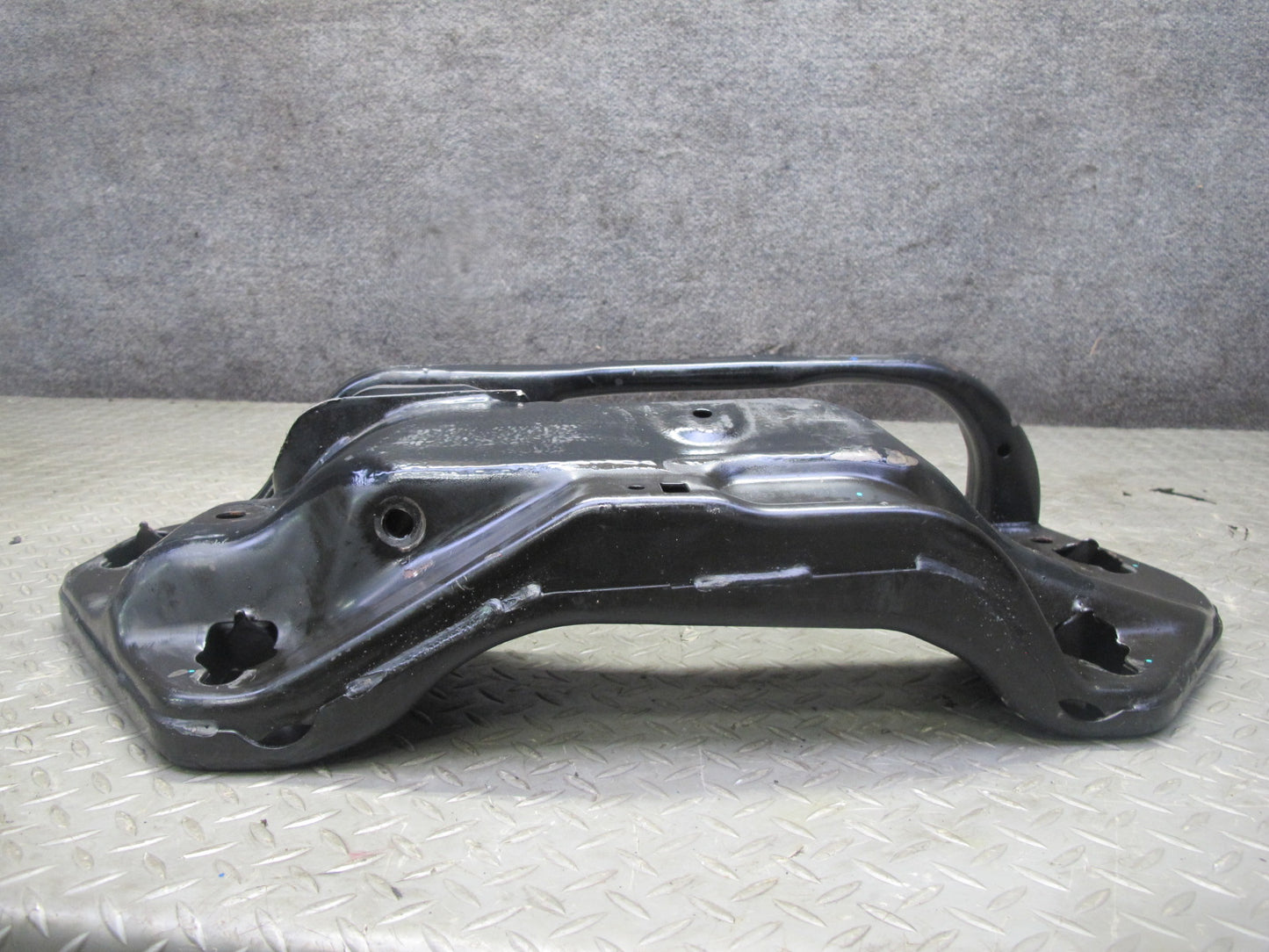 2014-2018 BMW F15 X5 8HP-45 Transmission Crossmember Gearbox Support Bracket