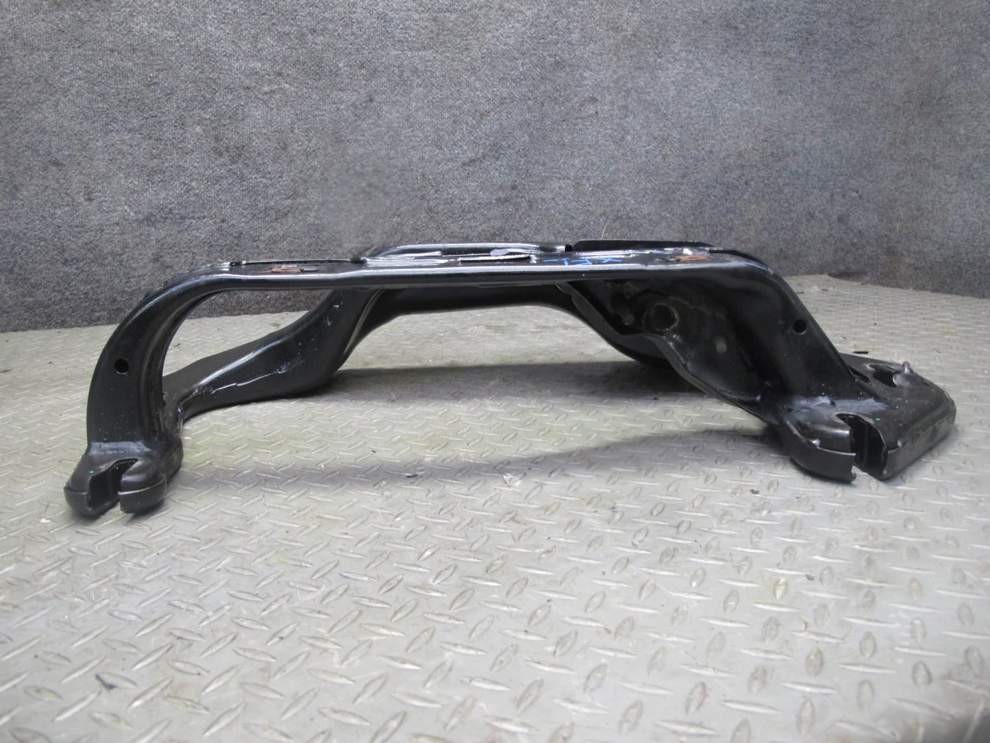 2014-2018 BMW F15 X5 8HP-45 Transmission Crossmember Gearbox Support Bracket