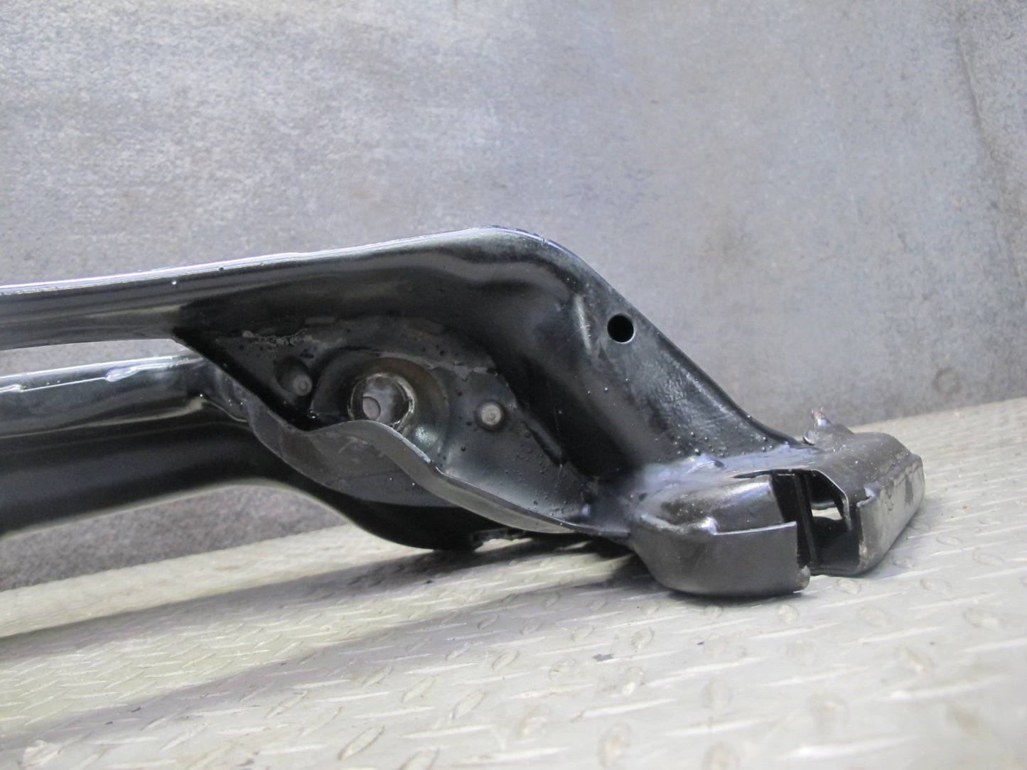 2014-2018 BMW F15 X5 8HP-45 Transmission Crossmember Gearbox Support Bracket