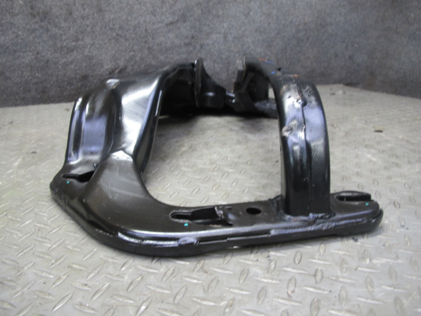 2014-2018 BMW F15 X5 8HP-45 Transmission Crossmember Gearbox Support Bracket