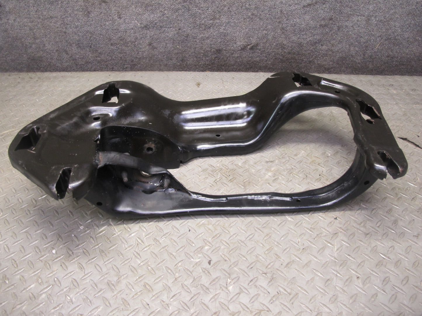 2014-2018 BMW F15 X5 8HP-45 Transmission Crossmember Gearbox Support Bracket