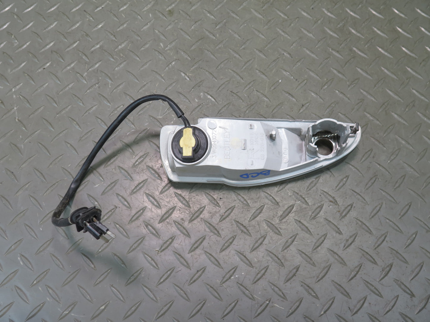 2006-2012 Bentley Flying Spur Left Right Side Rear Bumper Reverse Light Lamp Set