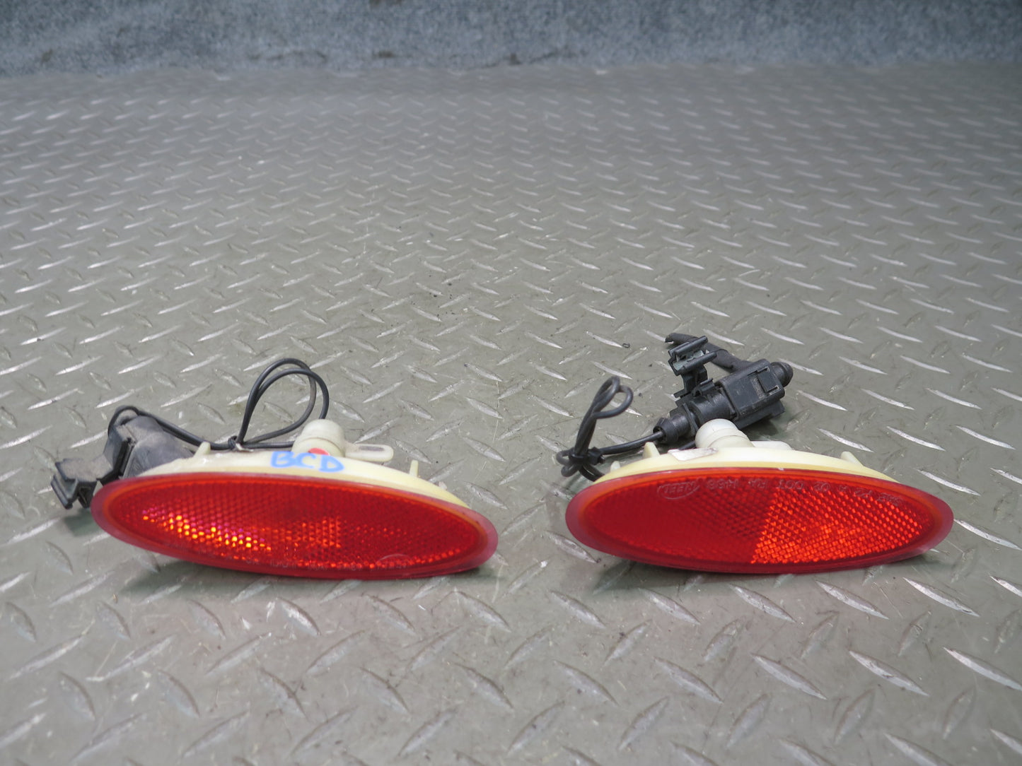 2006-2012 Bentley Flying Spur Rear Right & Left Side Marker Light Lamp Set