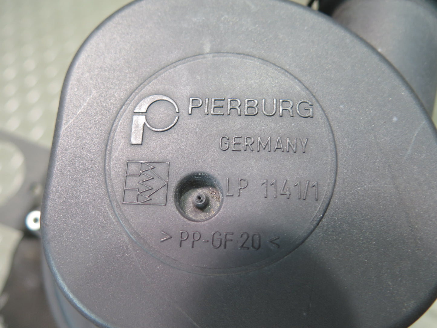 96-99 BMW E36 328ic 2.8L M52 Engine Secondary Air Injection Smog Pump OEM