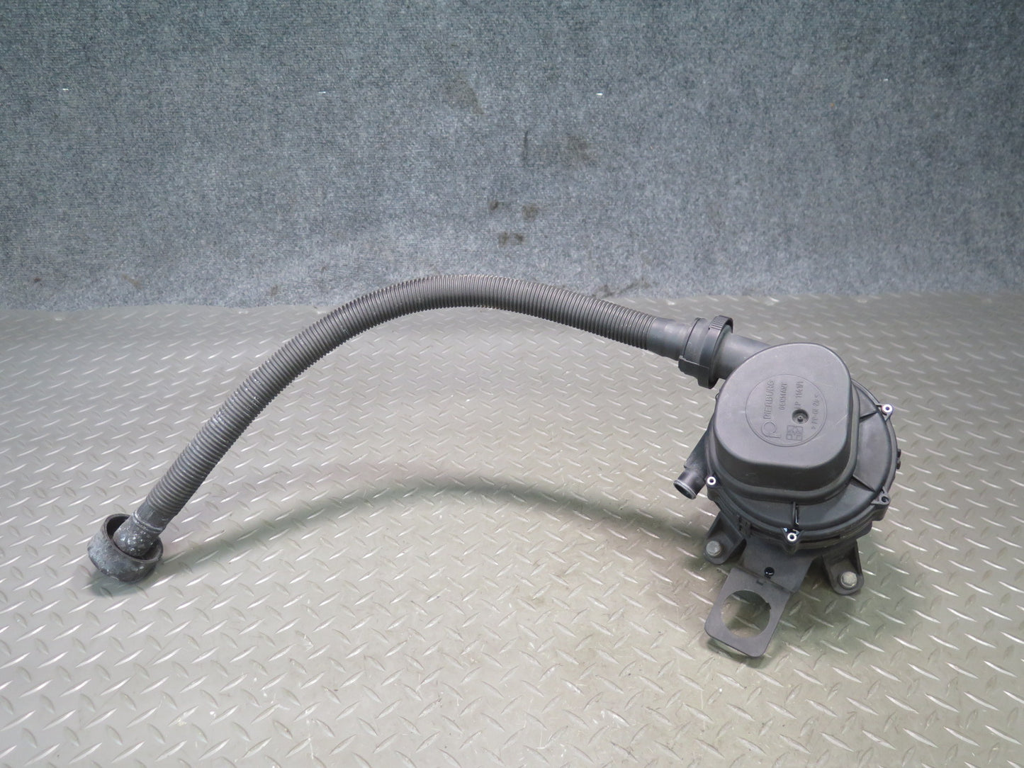 96-99 BMW E36 328ic 2.8L M52 Engine Secondary Air Injection Smog Pump OEM