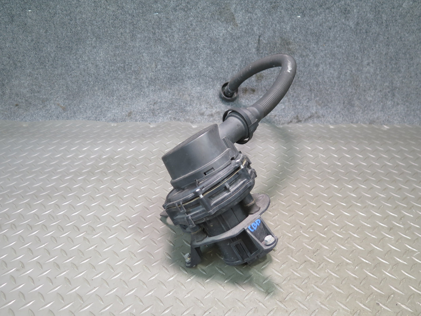 96-99 BMW E36 328ic 2.8L M52 Engine Secondary Air Injection Smog Pump OEM