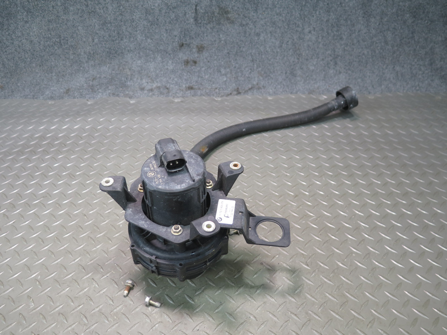 96-99 BMW E36 328ic 2.8L M52 Engine Secondary Air Injection Smog Pump OEM