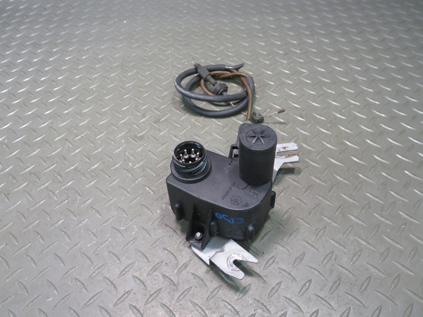 96-99 BMW E36 328ic Cruise Control Actuator Motor w Cable 8360043 OEM