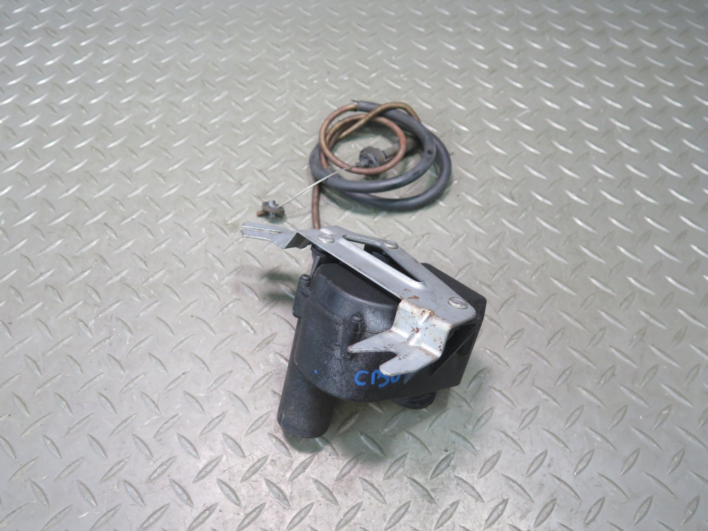 96-99 BMW E36 328ic Cruise Control Actuator Motor w Cable 8360043 OEM