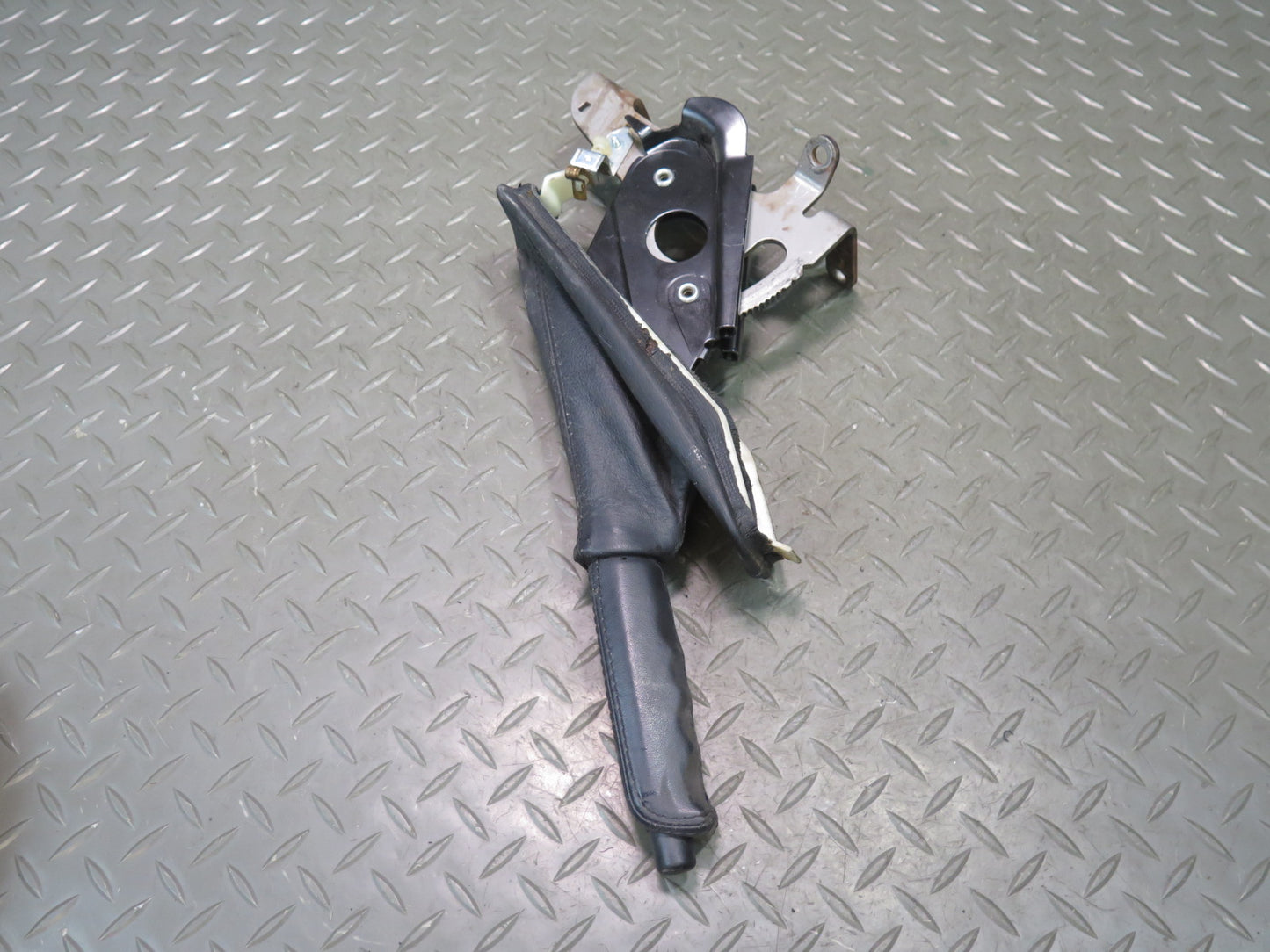 94-99 BMW E36 328ic 325ic Emergency Parking Brake Handle w Boot Black OEM