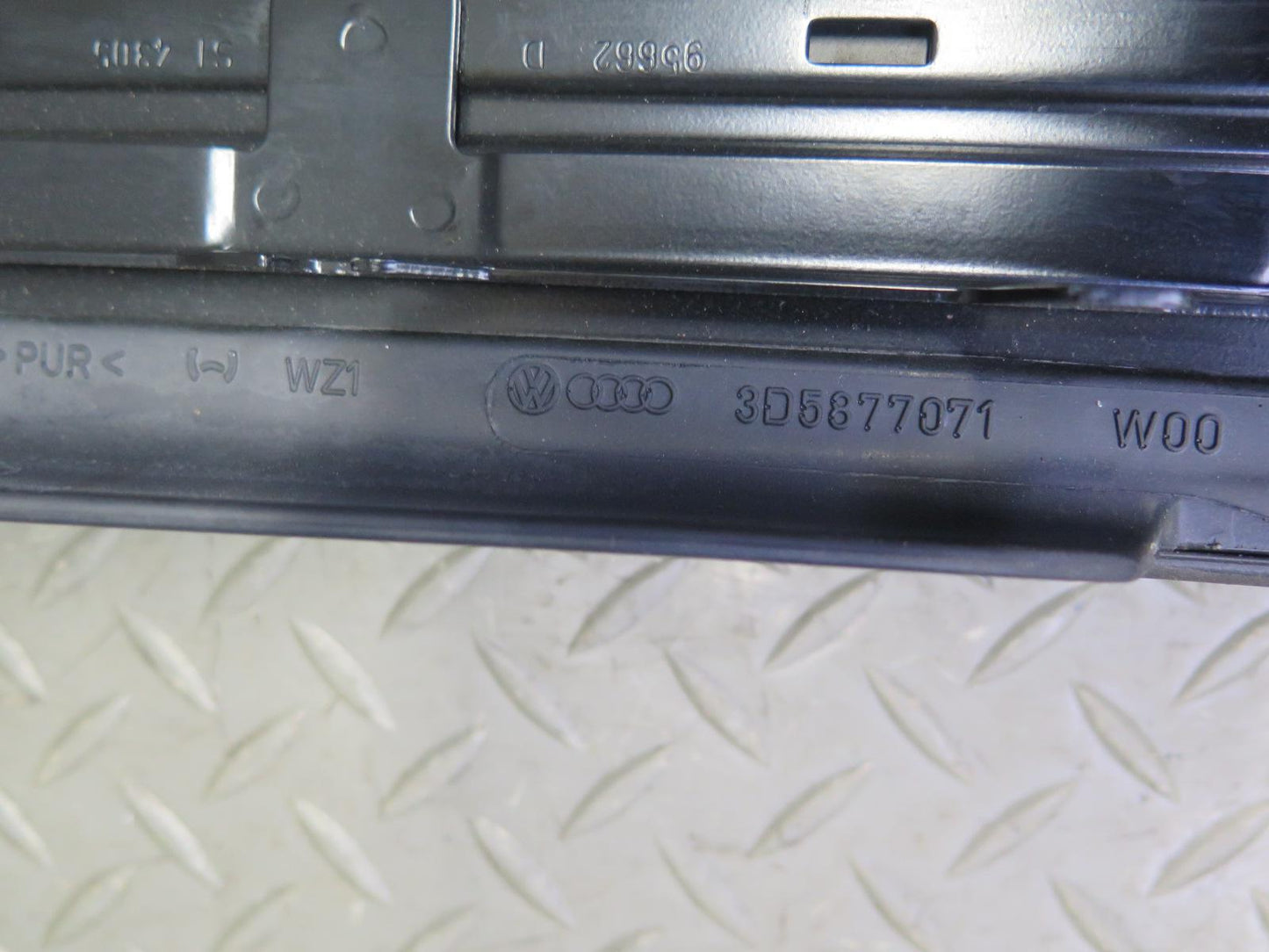 2006-2012 Bentley Flying Spur Front Upper Sunroof Moon Roof Glass Window Panel