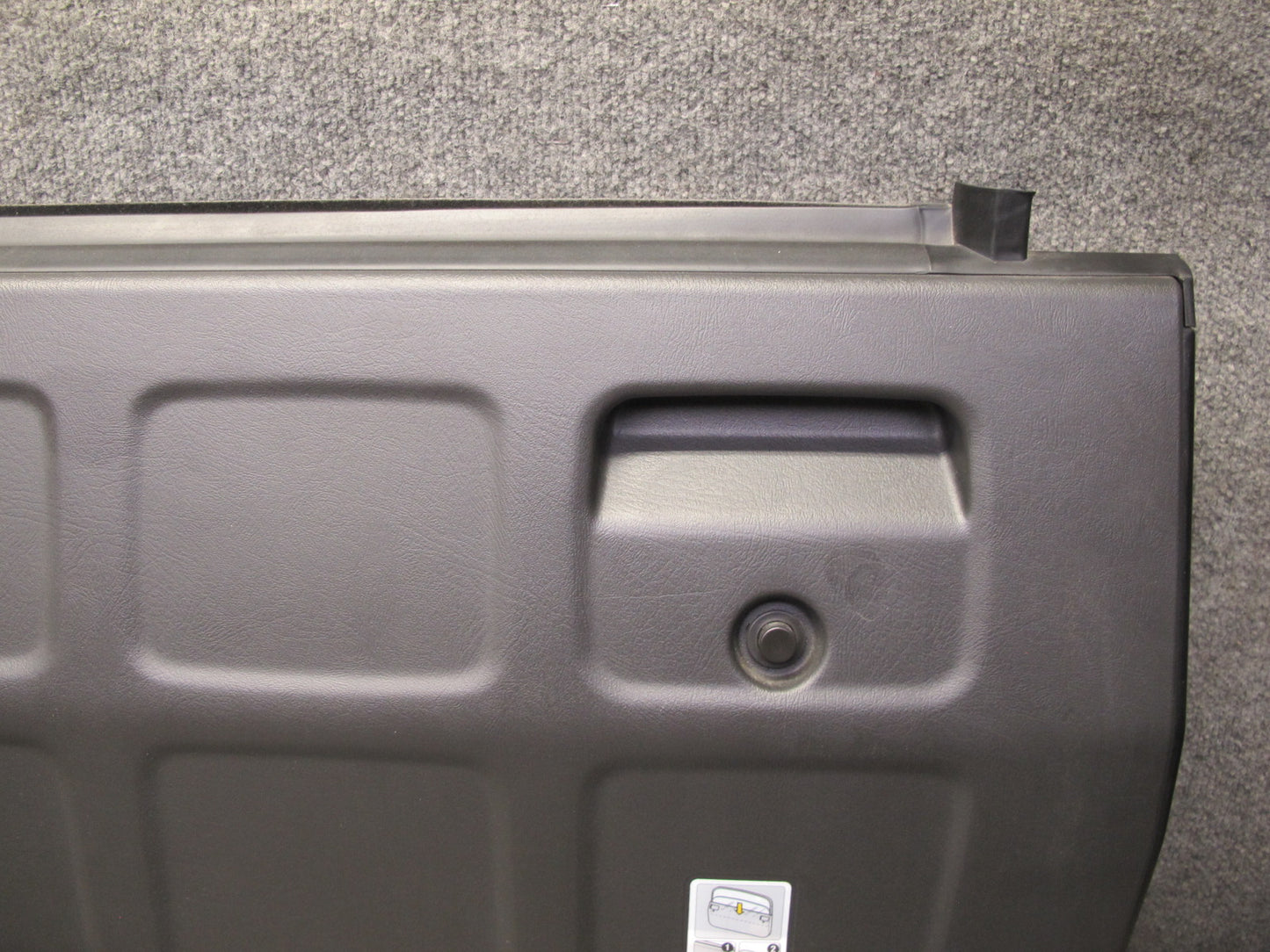 2005-2009 Hummer H2 SUT Rear Middle Center MID Gate Deck Lid Panel