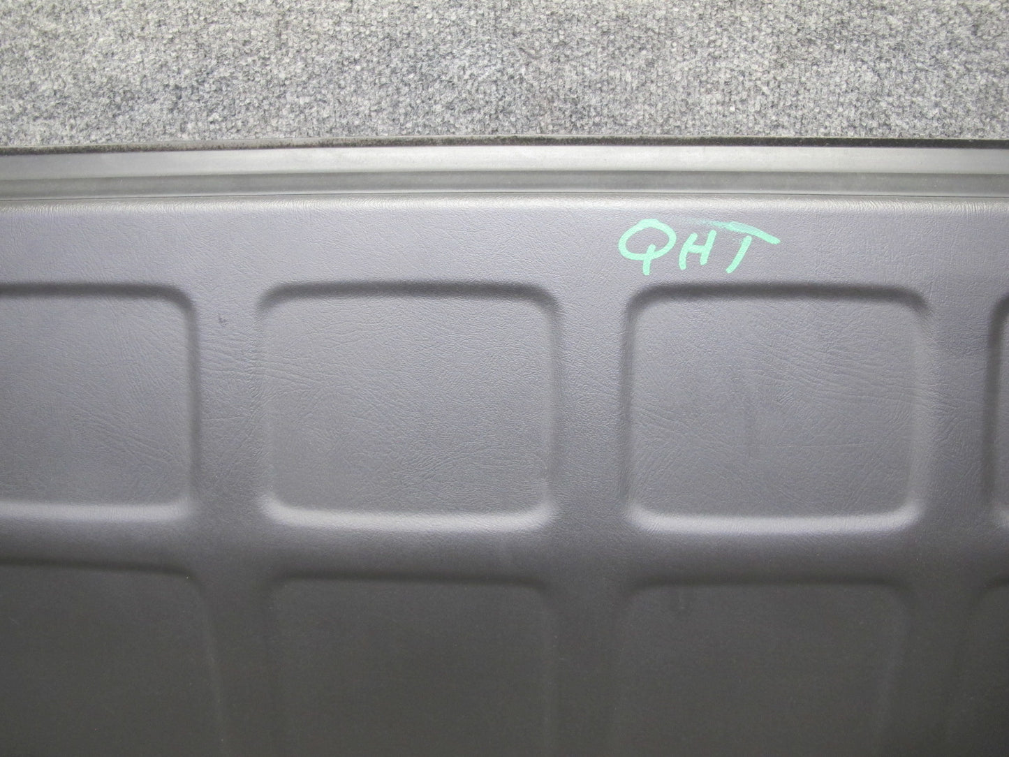 2005-2009 Hummer H2 SUT Rear Middle Center MID Gate Deck Lid Panel
