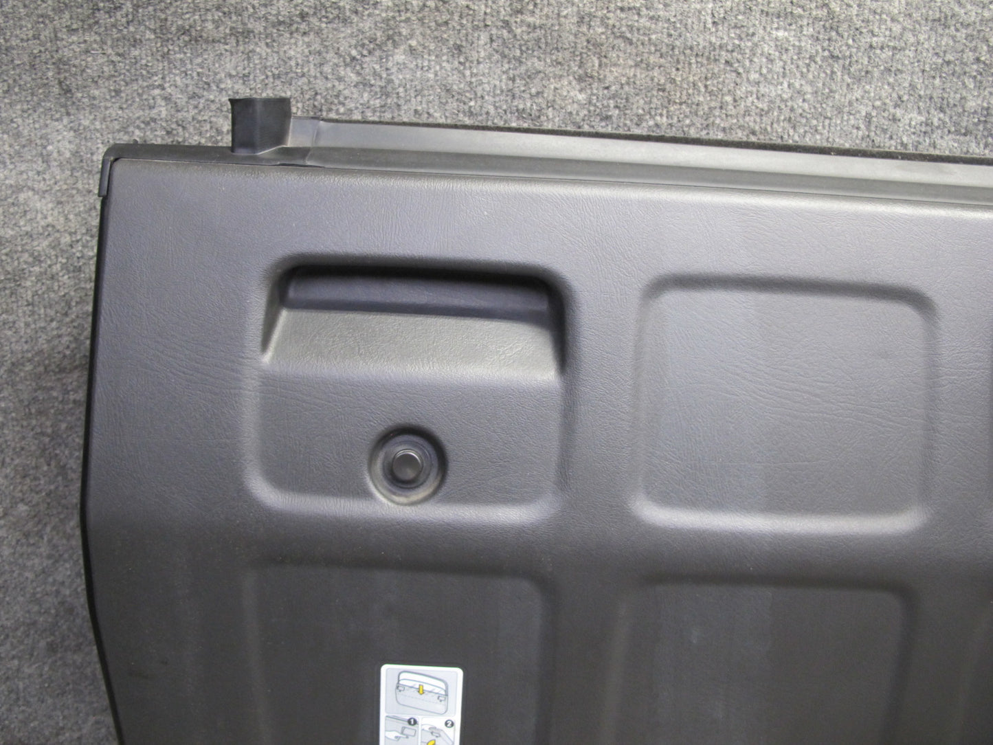 2005-2009 Hummer H2 SUT Rear Middle Center MID Gate Deck Lid Panel
