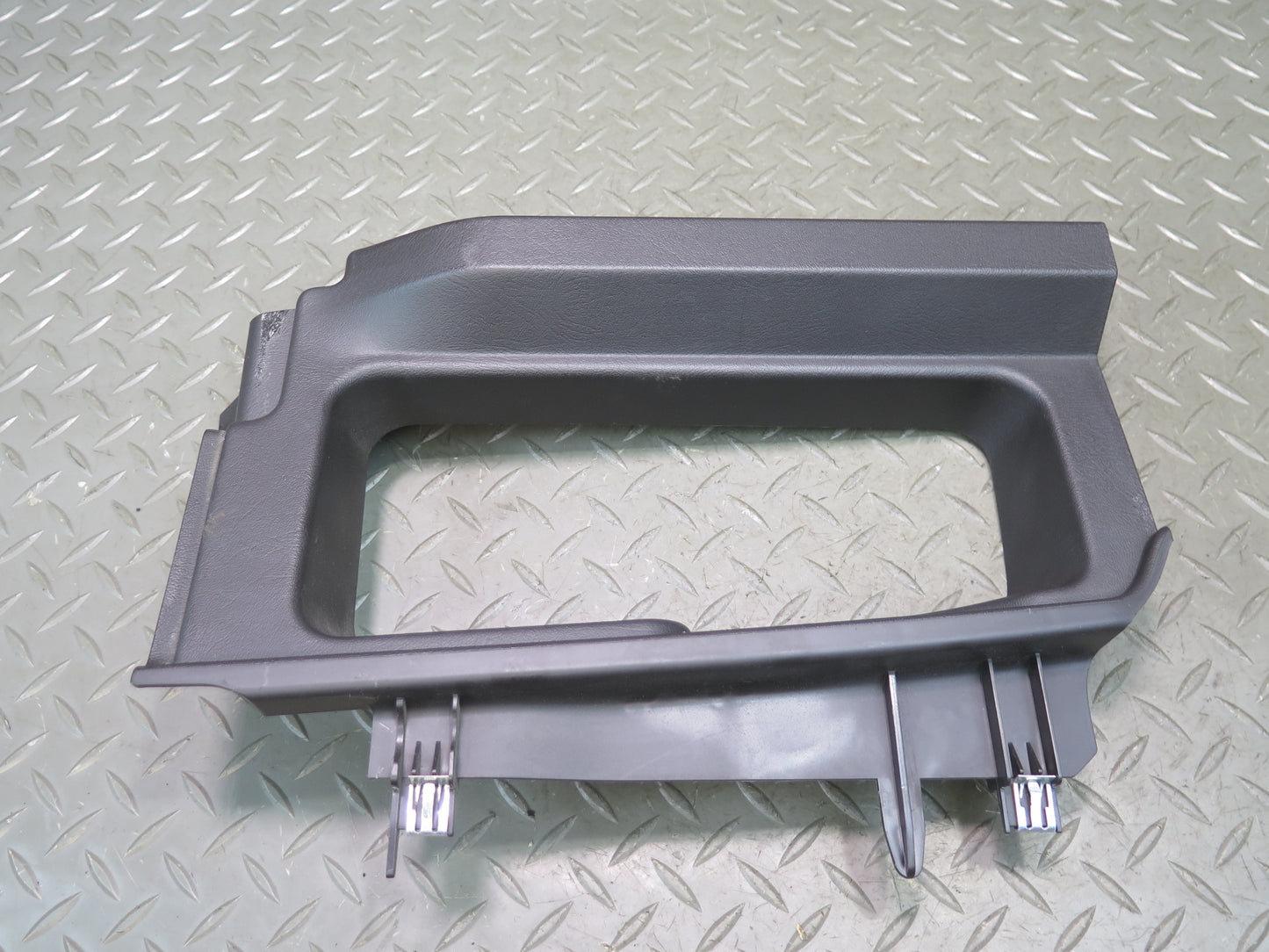 05-09 Hummer H2 SUT Rear Left & Right Quarter Glass Window Trim Panel Set of 2