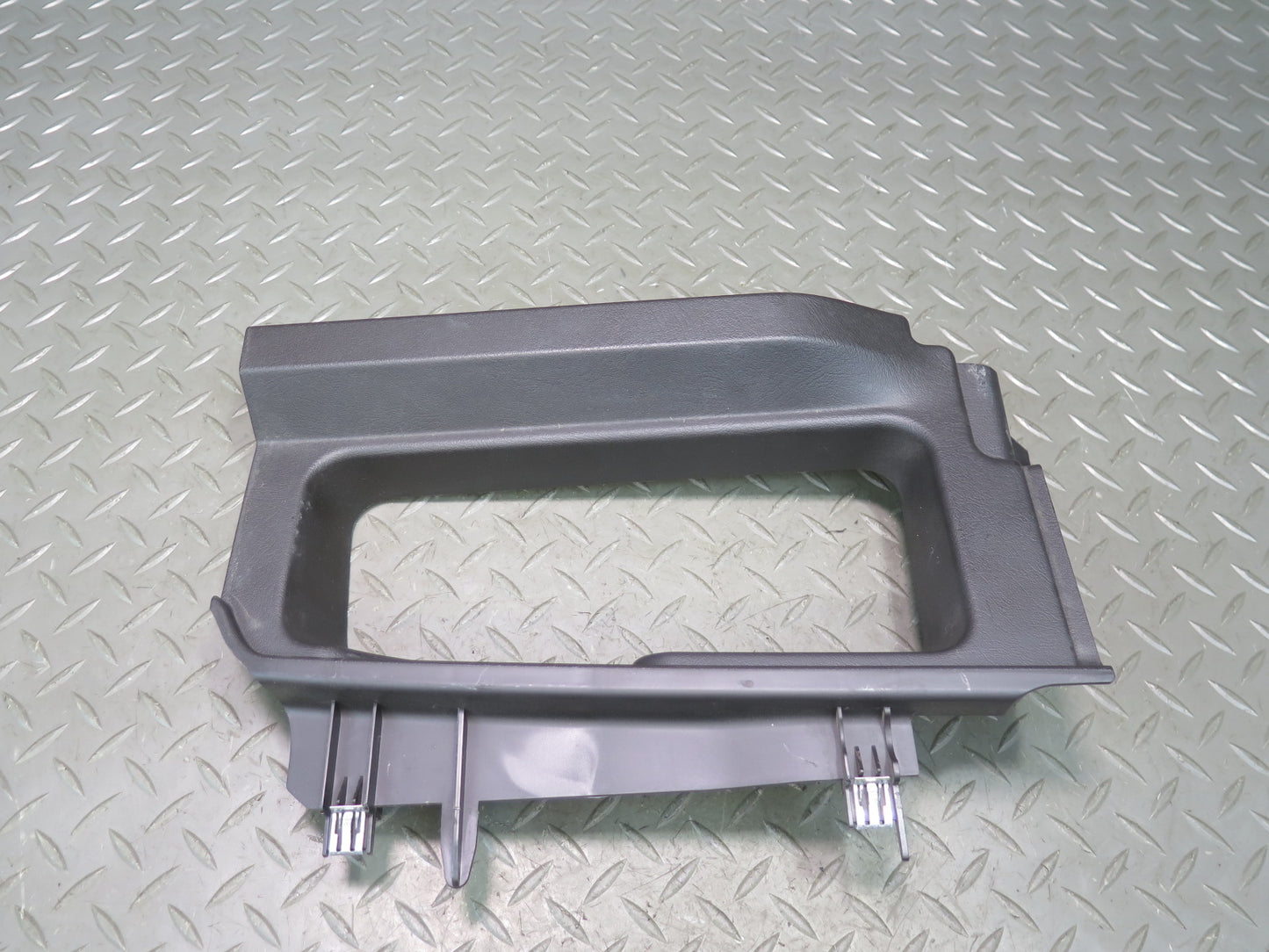 05-09 Hummer H2 SUT Rear Left & Right Quarter Glass Window Trim Panel Set of 2