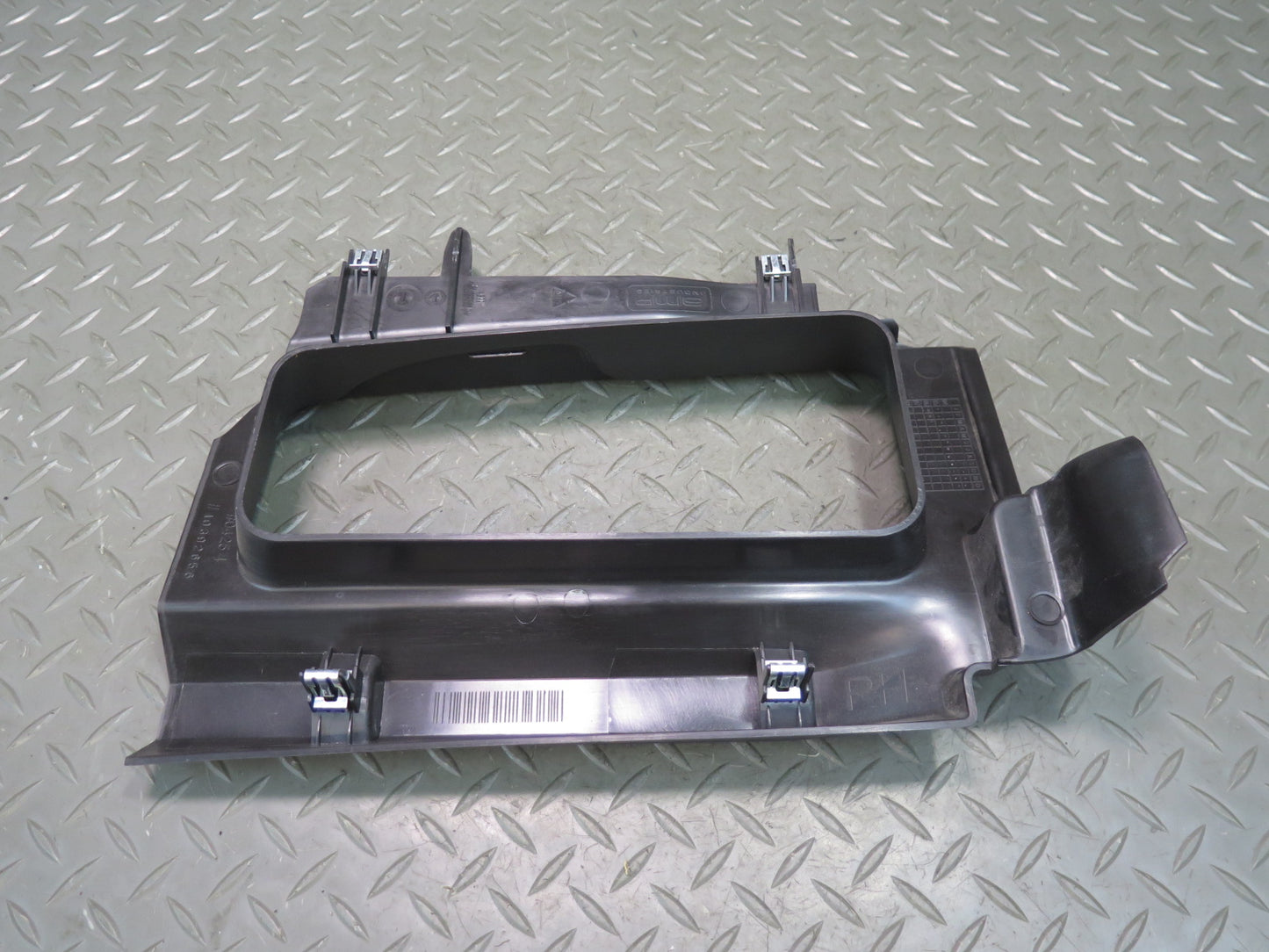 05-09 Hummer H2 SUT Rear Left & Right Quarter Glass Window Trim Panel Set of 2