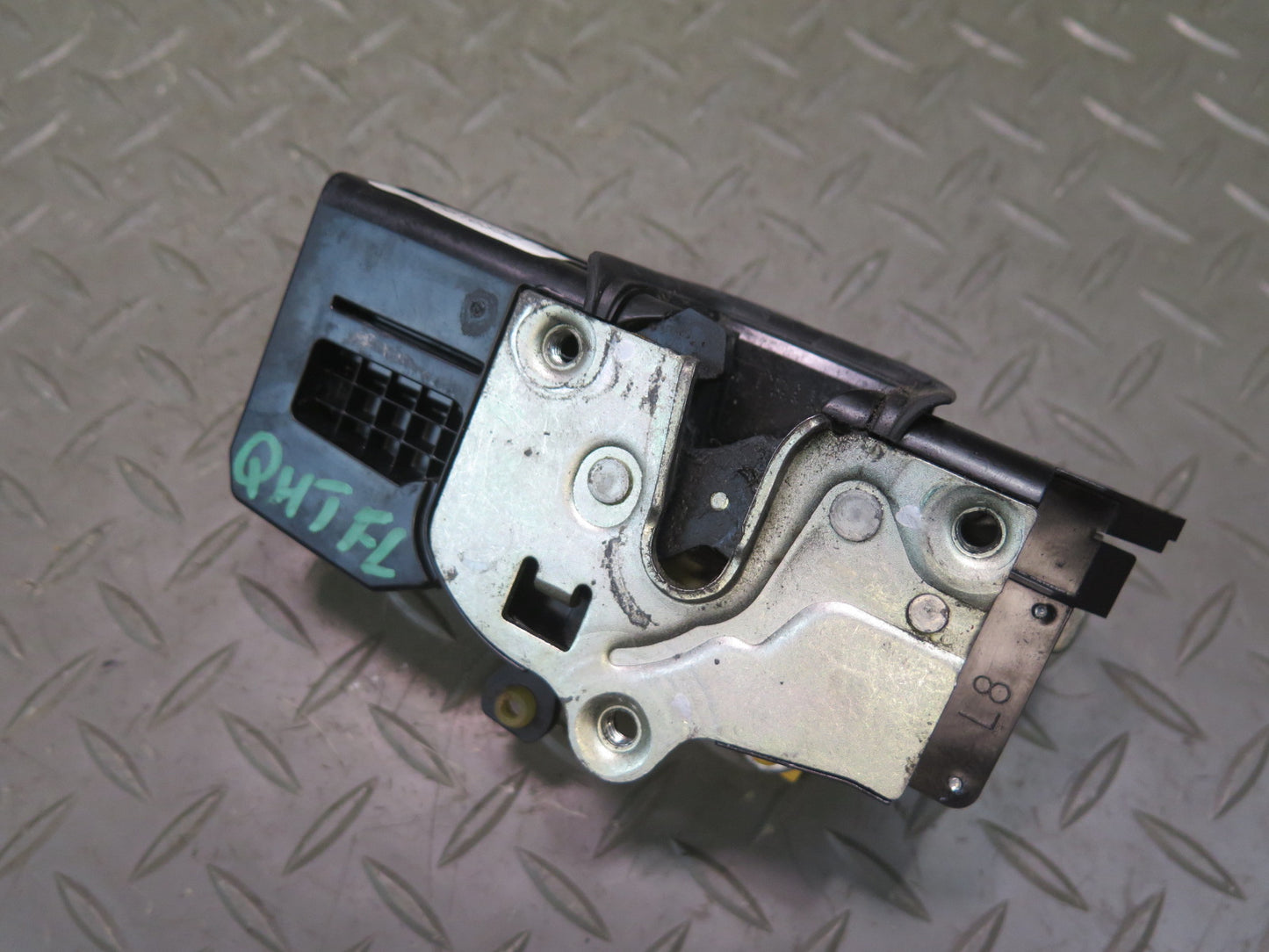 2003-2007 Hummer H2 Front Left Door Lock Latch Actuator