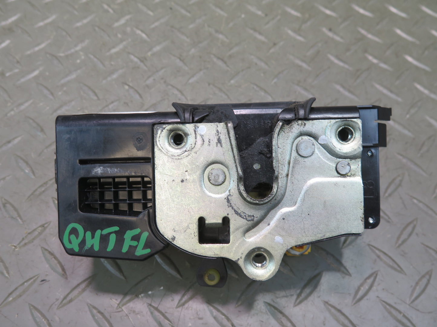 2003-2007 Hummer H2 Front Left Door Lock Latch Actuator