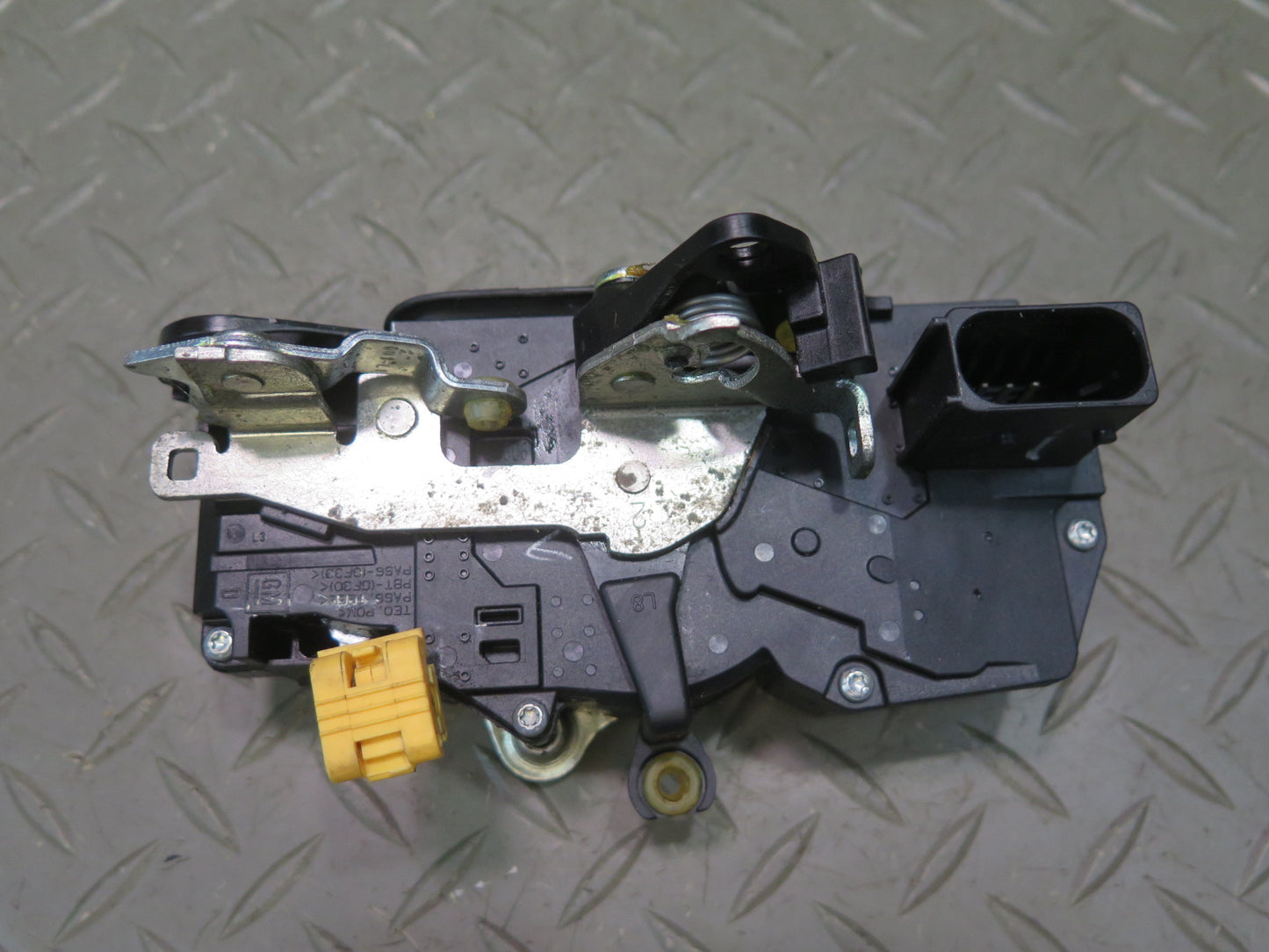 2003-2007 Hummer H2 Front Left Door Lock Latch Actuator