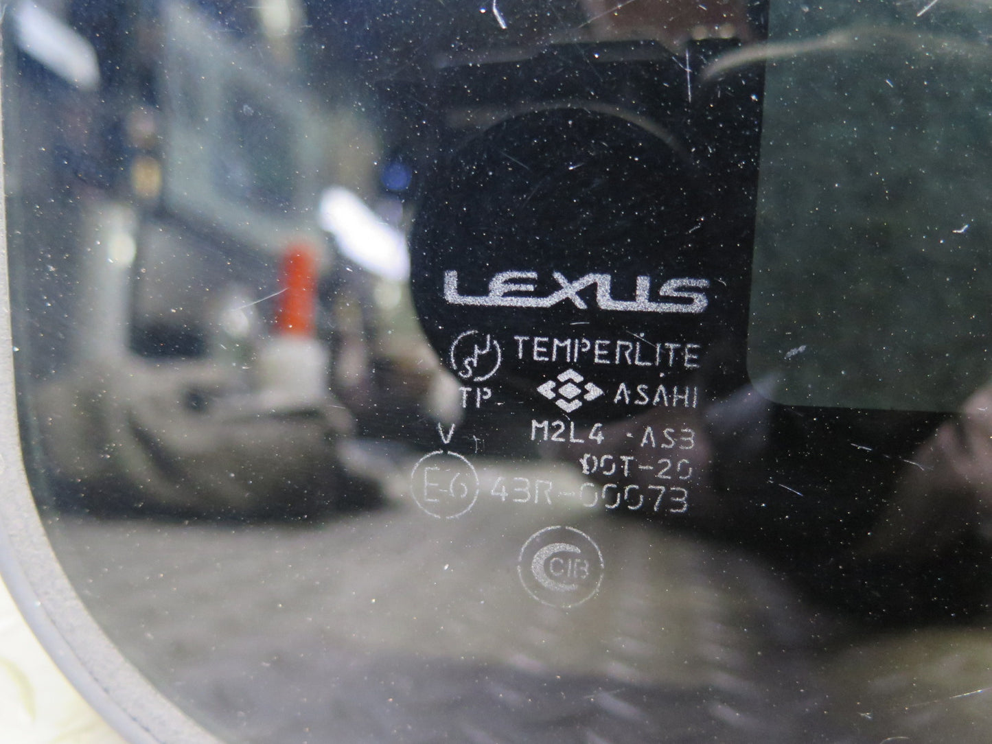 01-05 Lexus JCE10L IS300 Sunroof Moonroof Glass Window Panel OEM