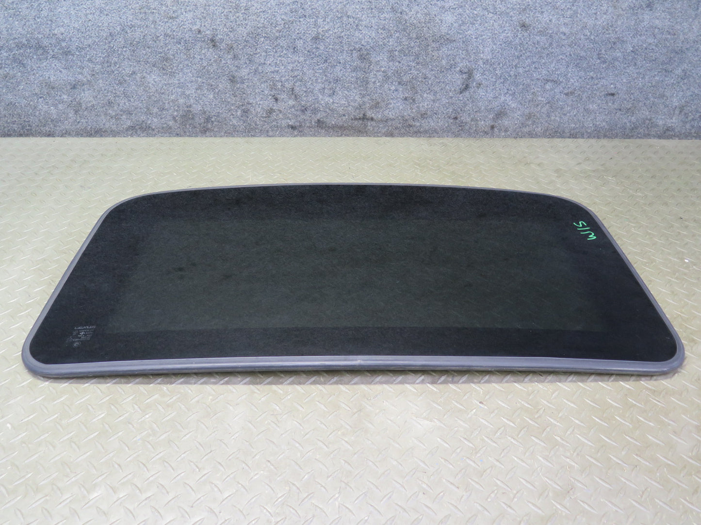 01-05 Lexus JCE10L IS300 Sunroof Moonroof Glass Window Panel OEM