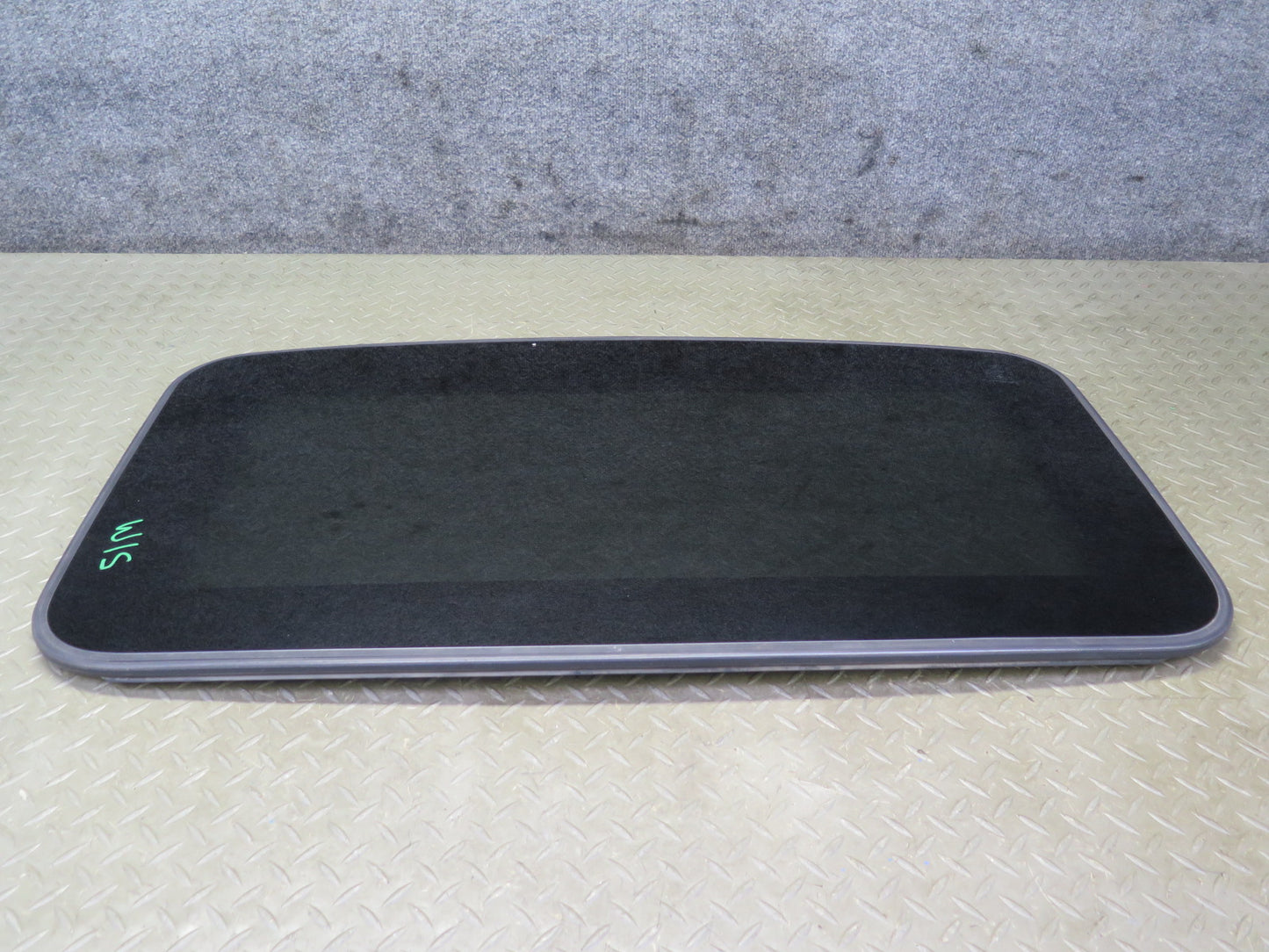 01-05 Lexus JCE10L IS300 Sunroof Moonroof Glass Window Panel OEM