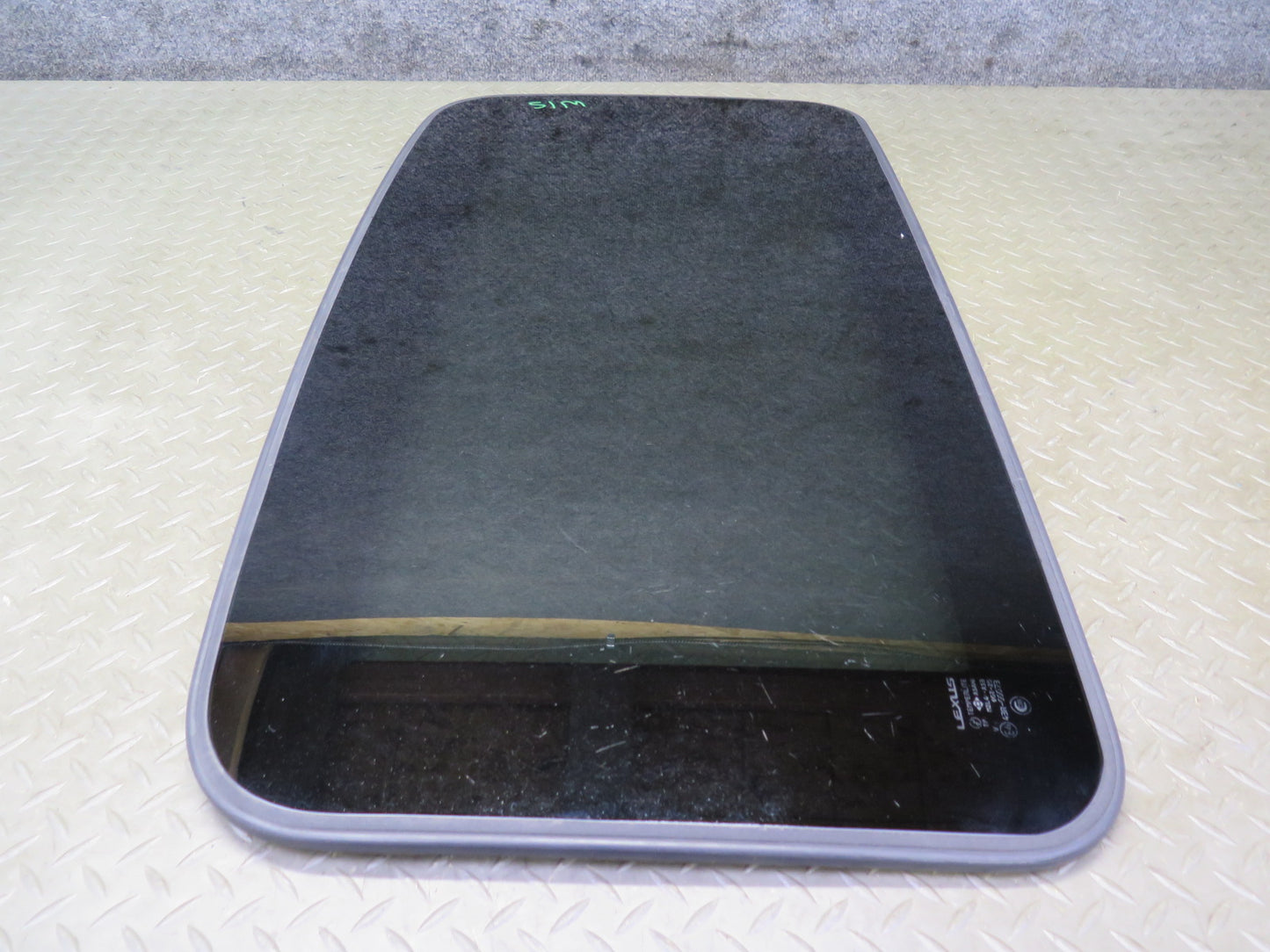 01-05 Lexus JCE10L IS300 Sunroof Moonroof Glass Window Panel OEM