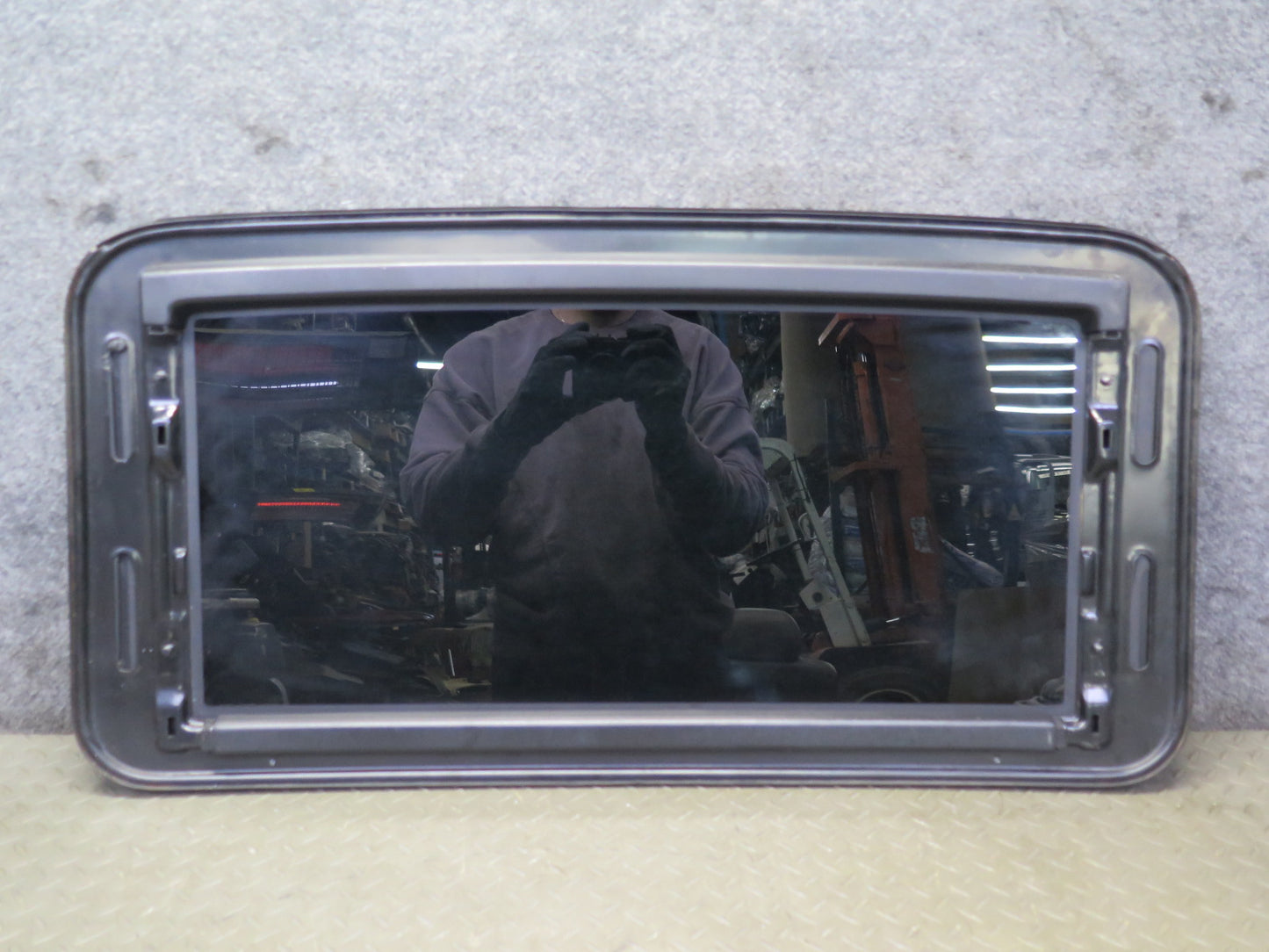 01-05 Lexus JCE10L IS300 Sunroof Moonroof Glass Window Panel OEM