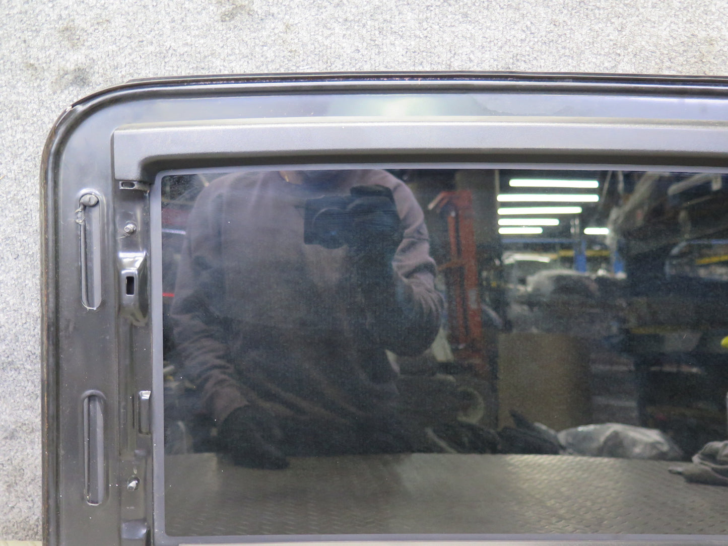 01-05 Lexus JCE10L IS300 Sunroof Moonroof Glass Window Panel OEM
