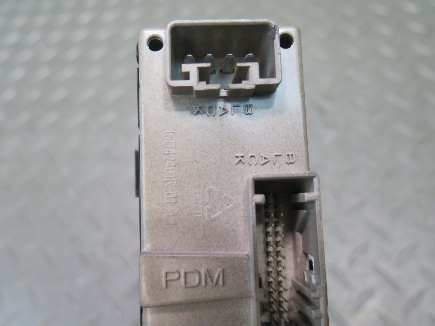 2003-2007 Hummer H2 Front Right Door Window Switch 15262336