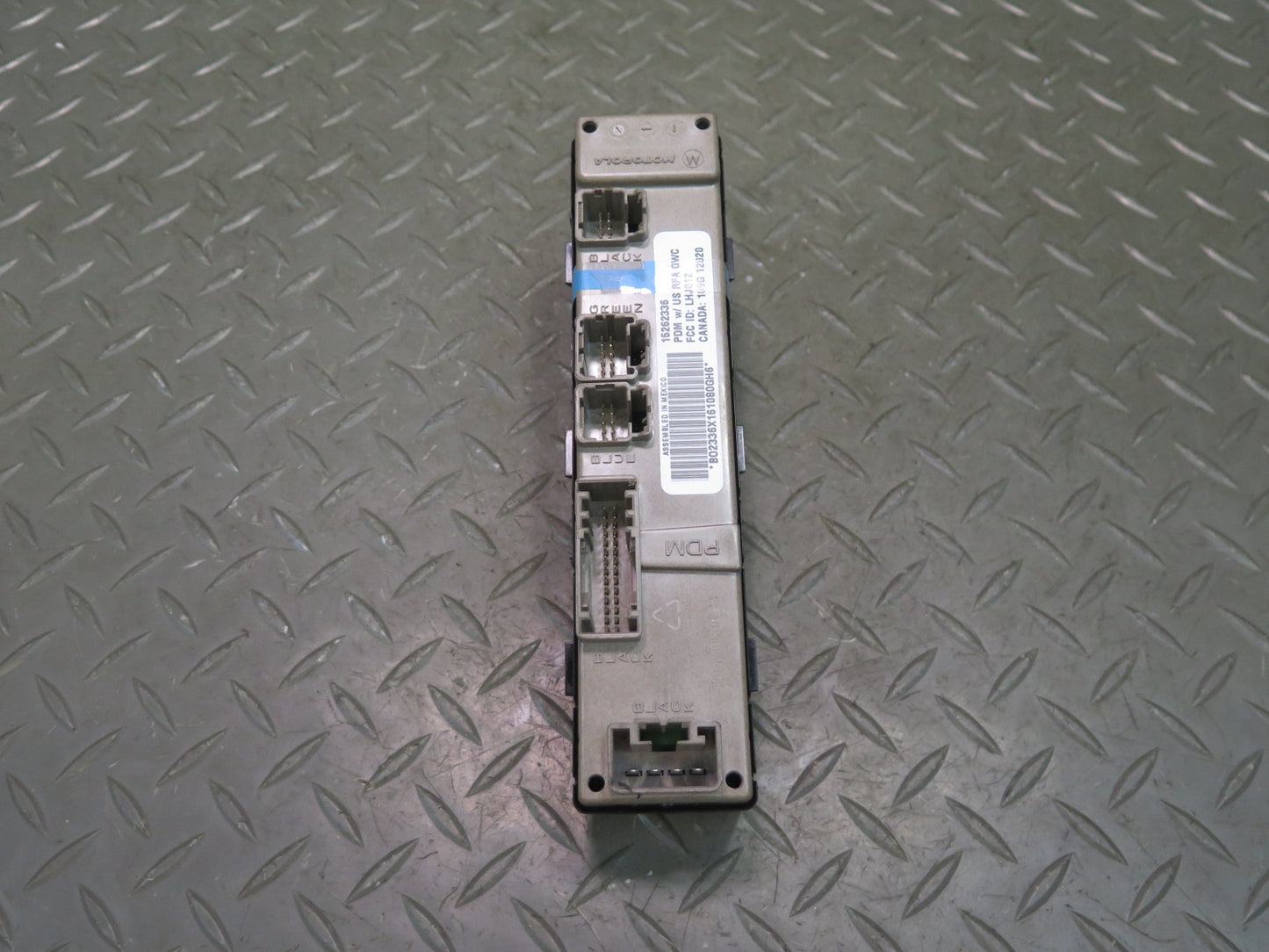 2003-2007 Hummer H2 Front Right Door Window Switch 15262336