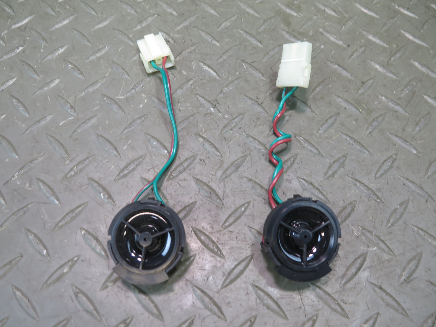 2003-2007 Hummer H2 Front Left & Right A Pillar Tweeter Speaker Set of 2