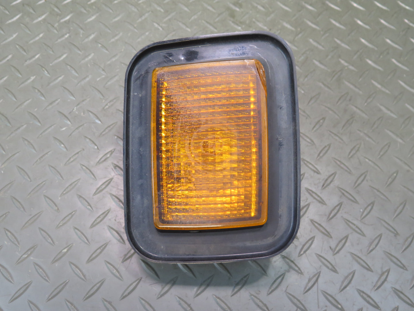2003-2009 Hummer H2 Front Left & Right Turn Signal Parking Light Lamp Set of 2