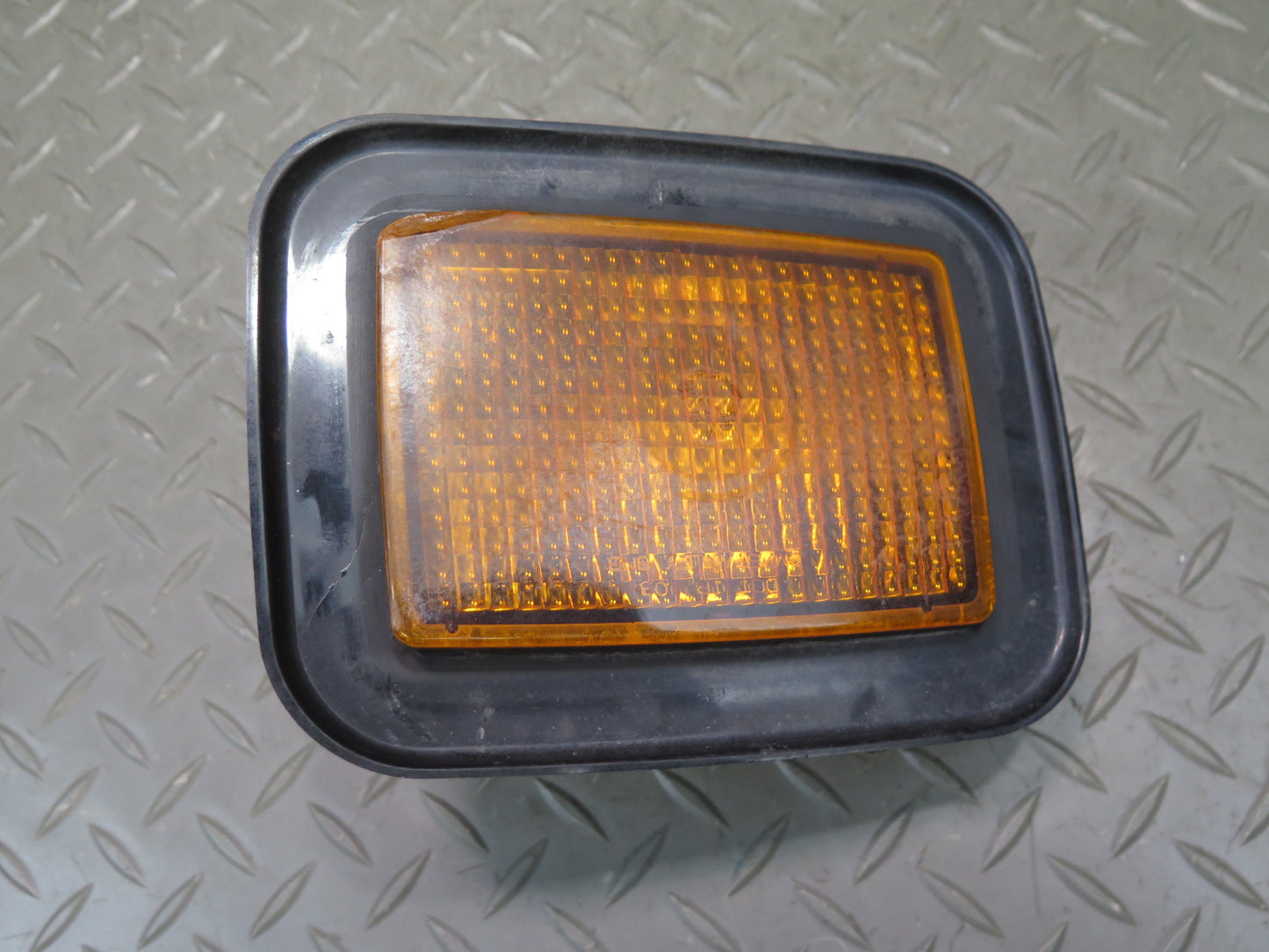 2003-2009 Hummer H2 Front Left & Right Turn Signal Parking Light Lamp Set of 2